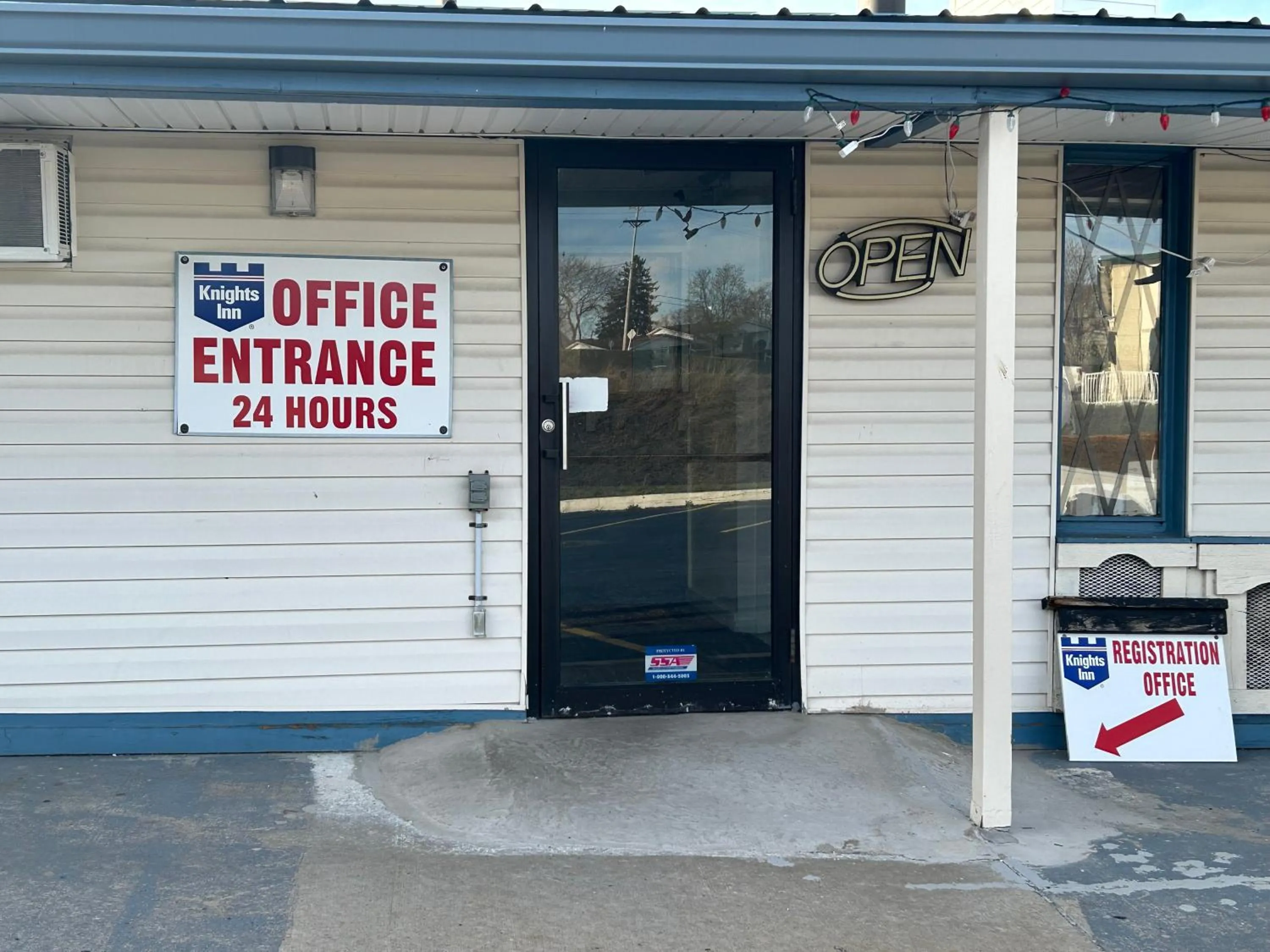 Property building in Knights Inn Somerset