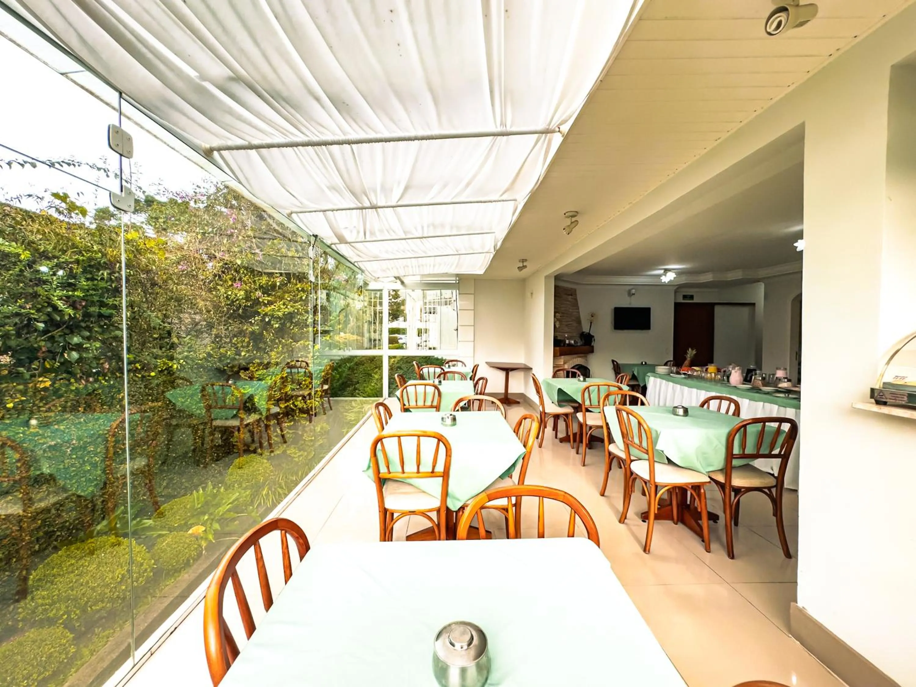 Meals in VELINN Pousada Chateau do Luar Prime