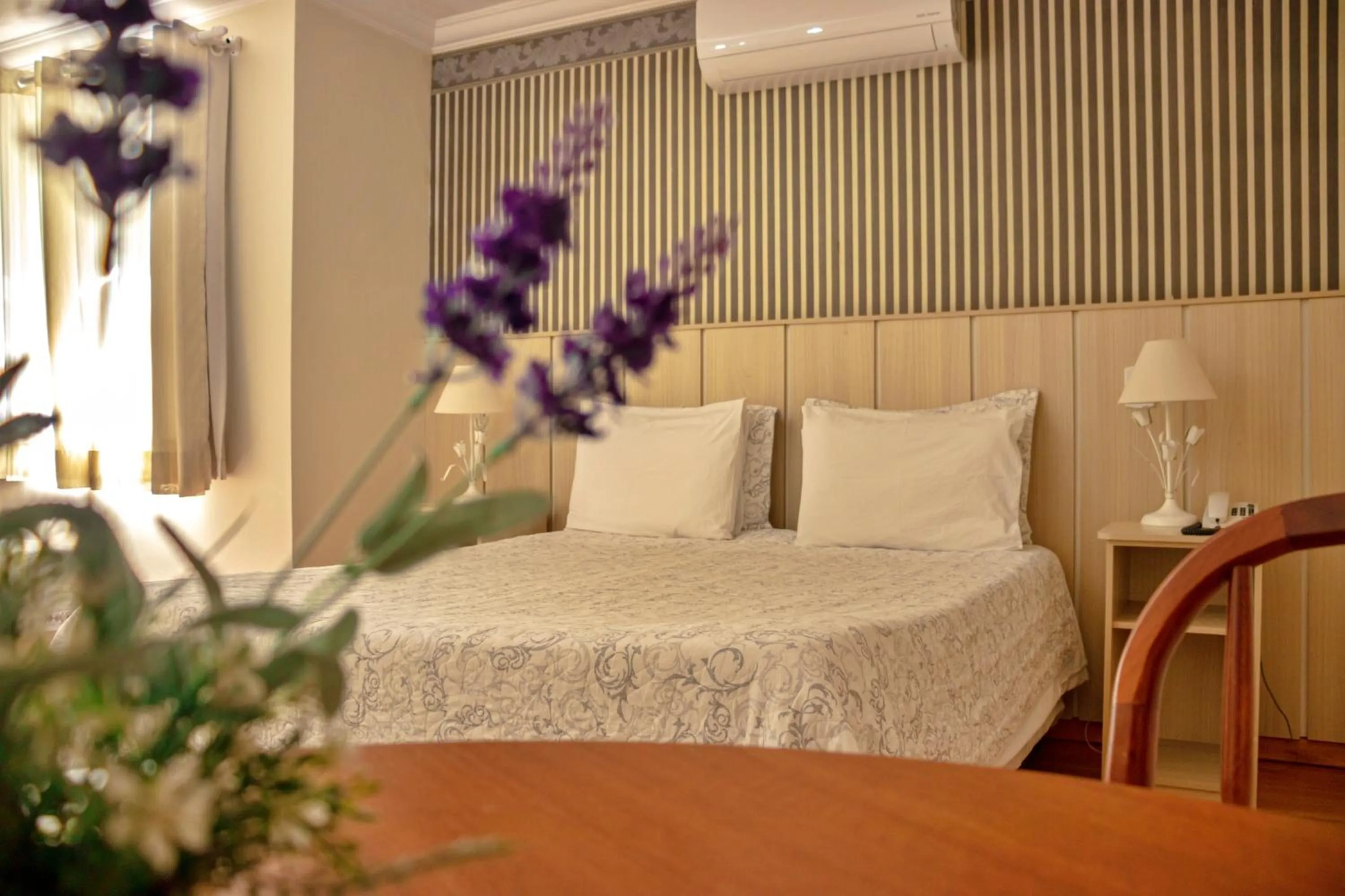 Photo of the whole room, Bed in VELINN Pousada Chateau do Luar Prime