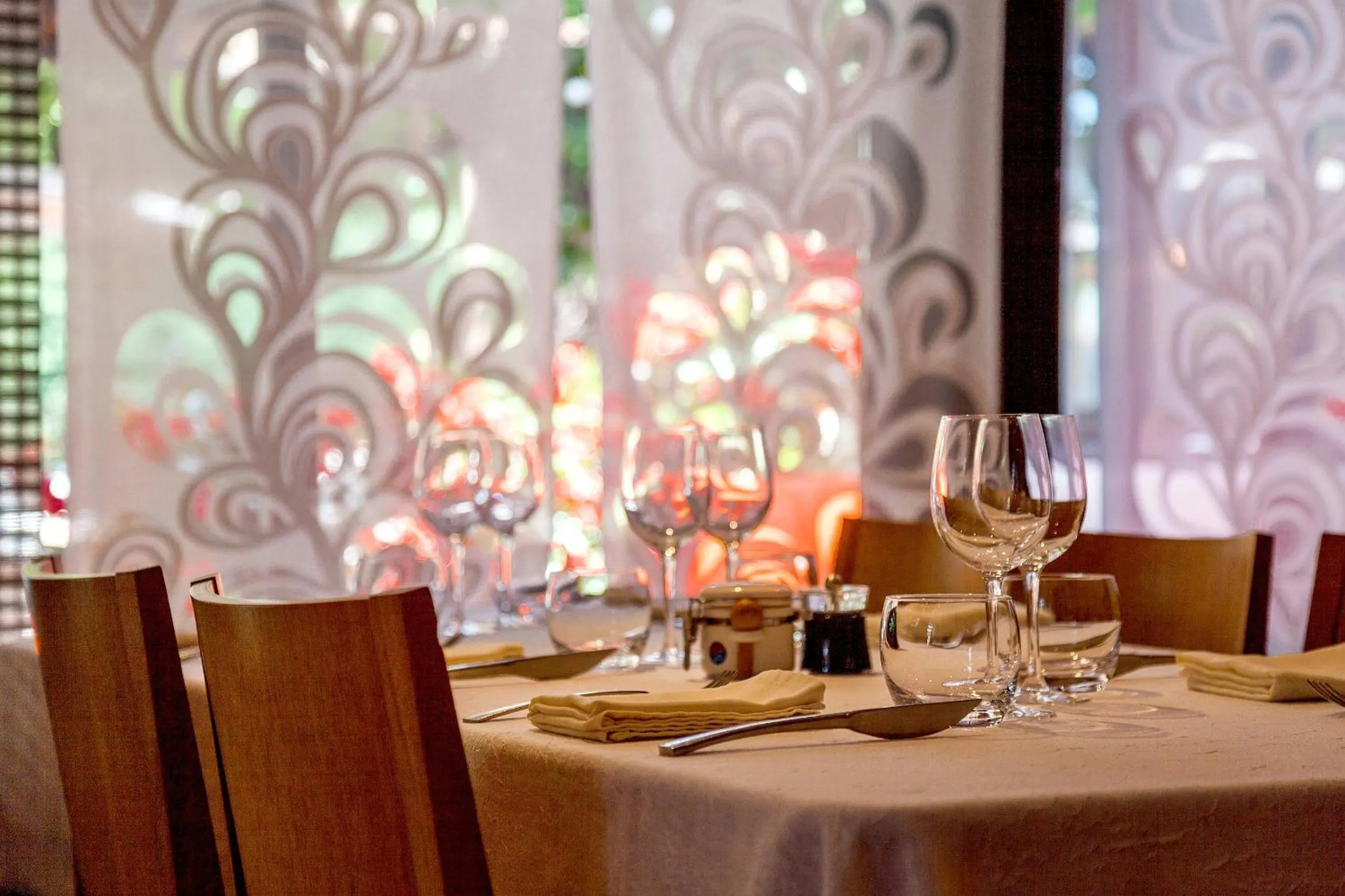 Logis Hotel Restaurant L' Auberge Cigaloise