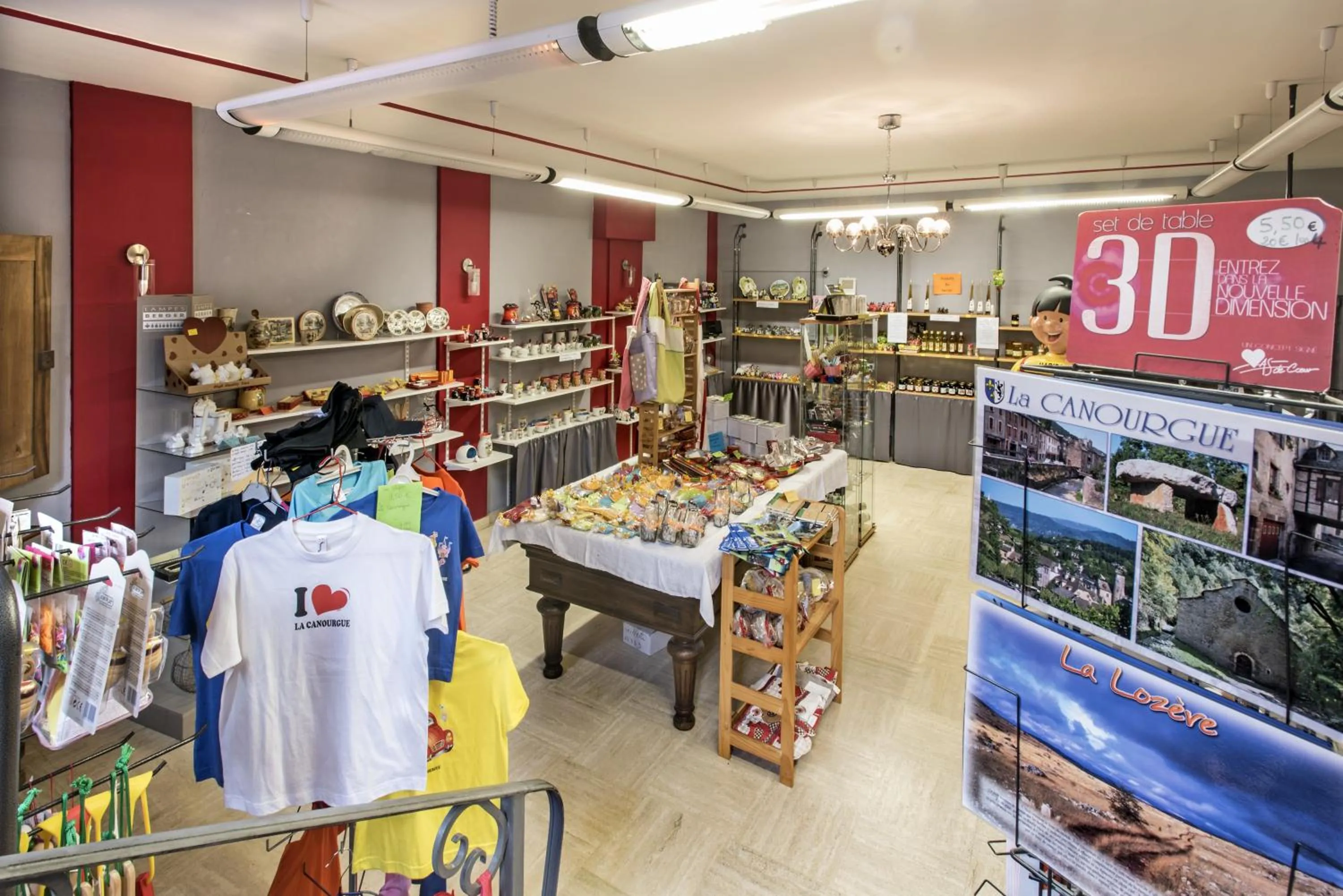 On-site shops in Logis Hotel Restaurant Du Commerce