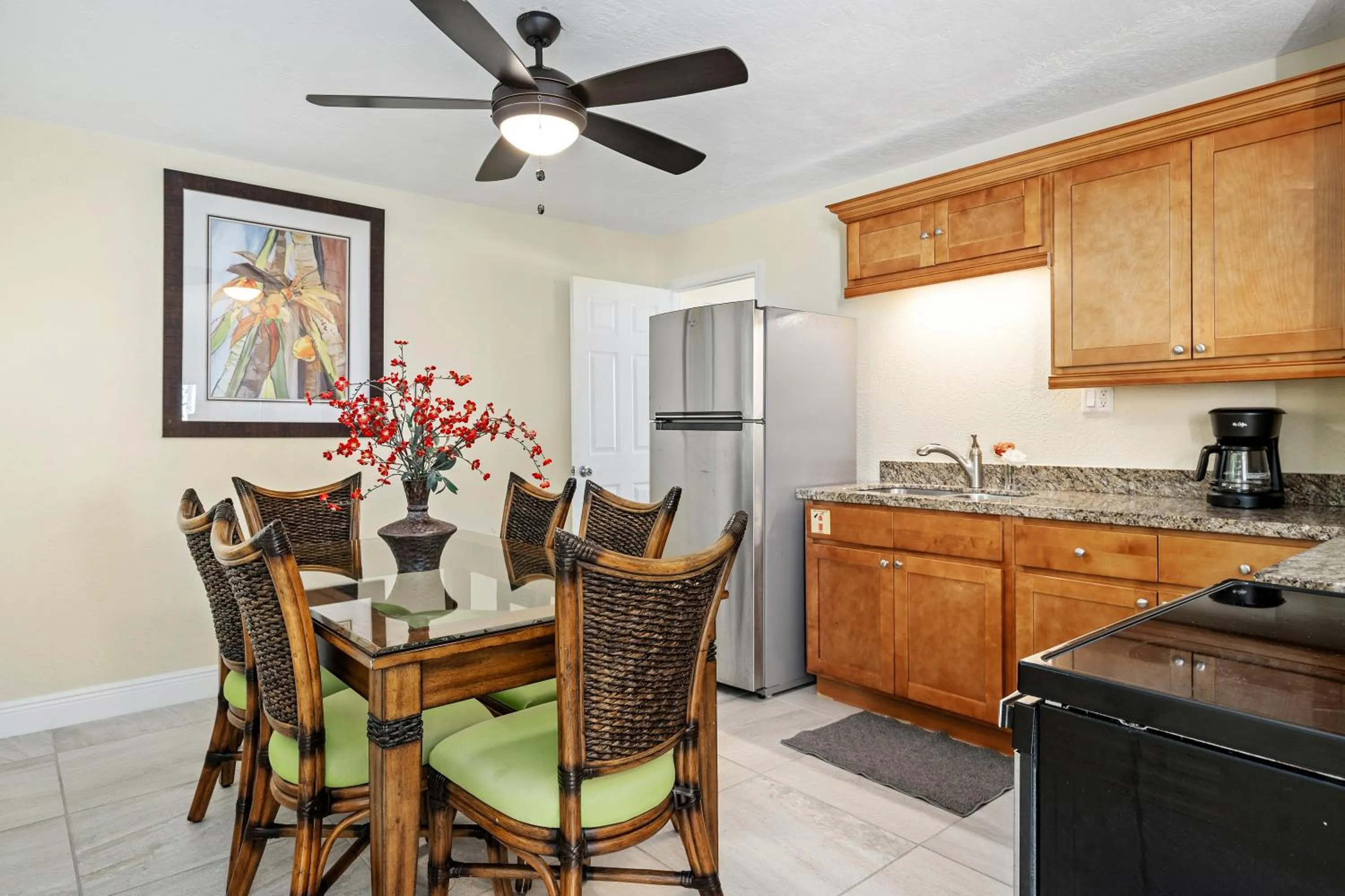 kitchen in Coconut Bay Resort - Key Largo
