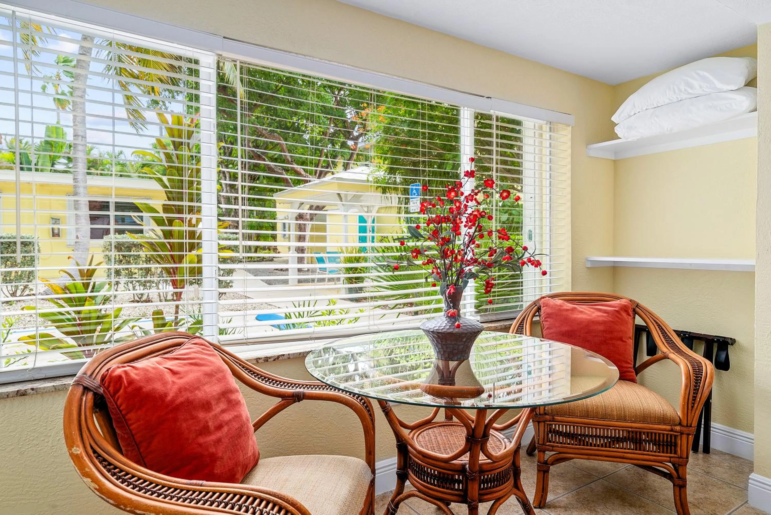 Living room in Coconut Bay Resort - Key Largo