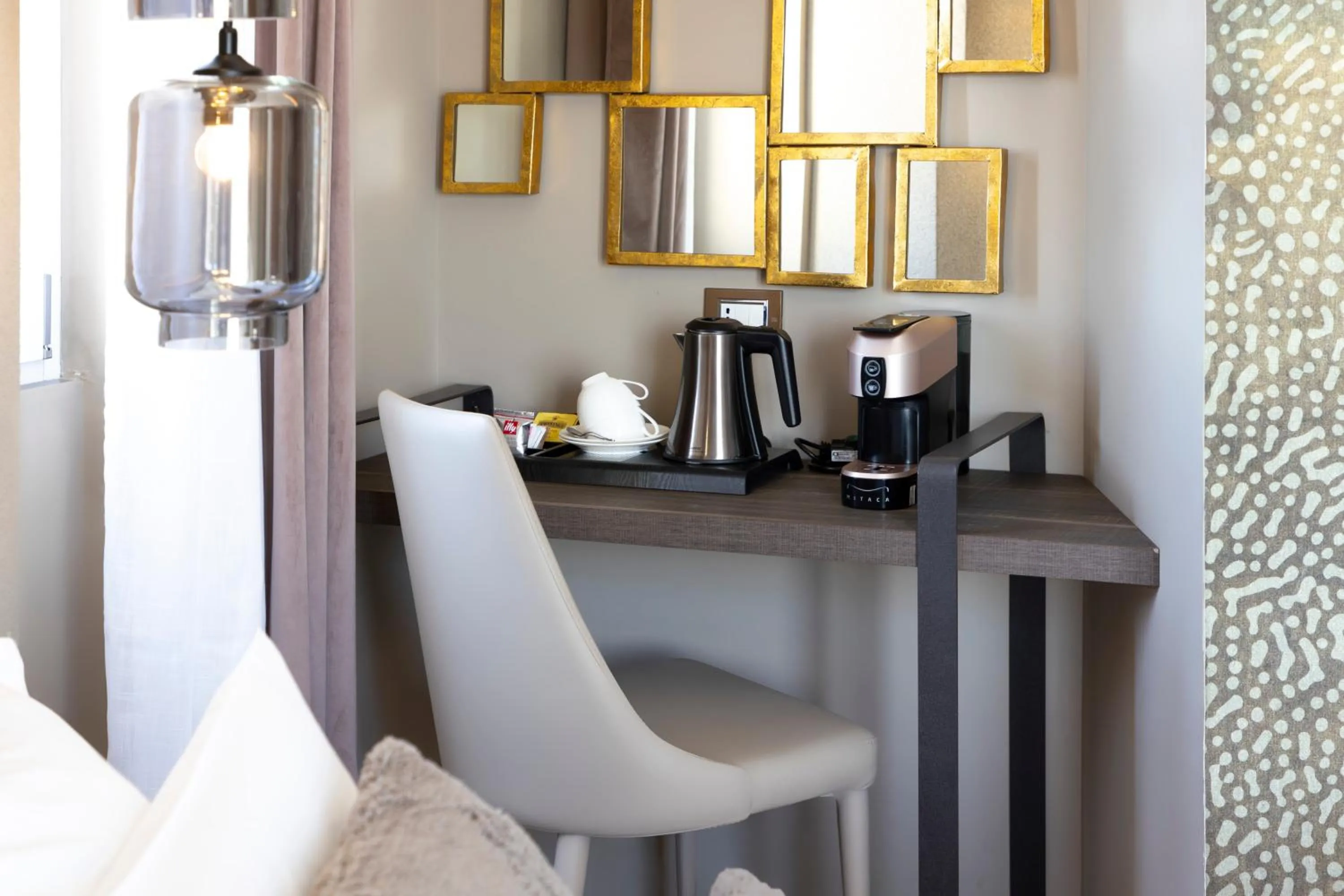 Coffee/tea facilities in Milestone