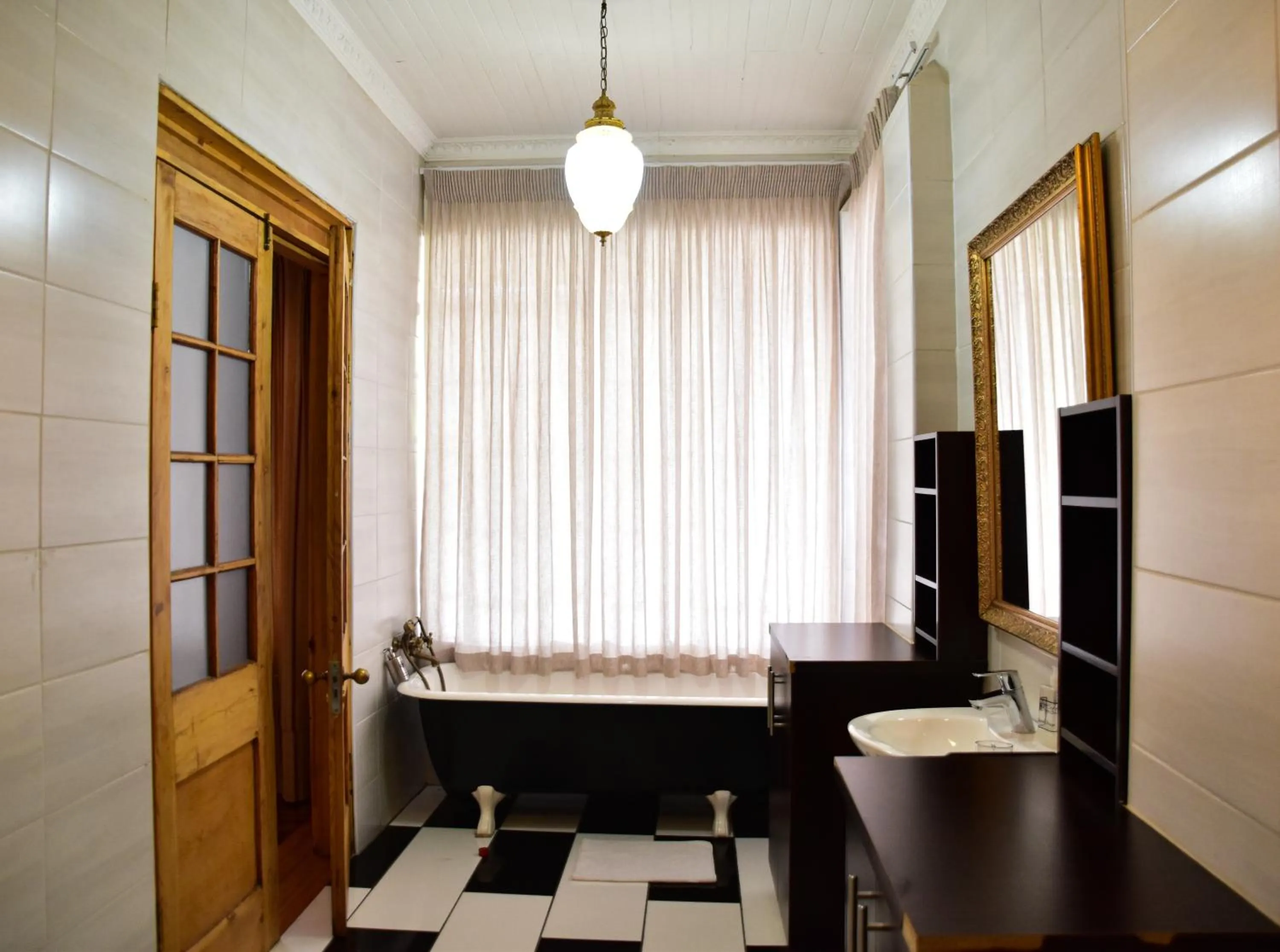 Hobbit Boutique Hotel