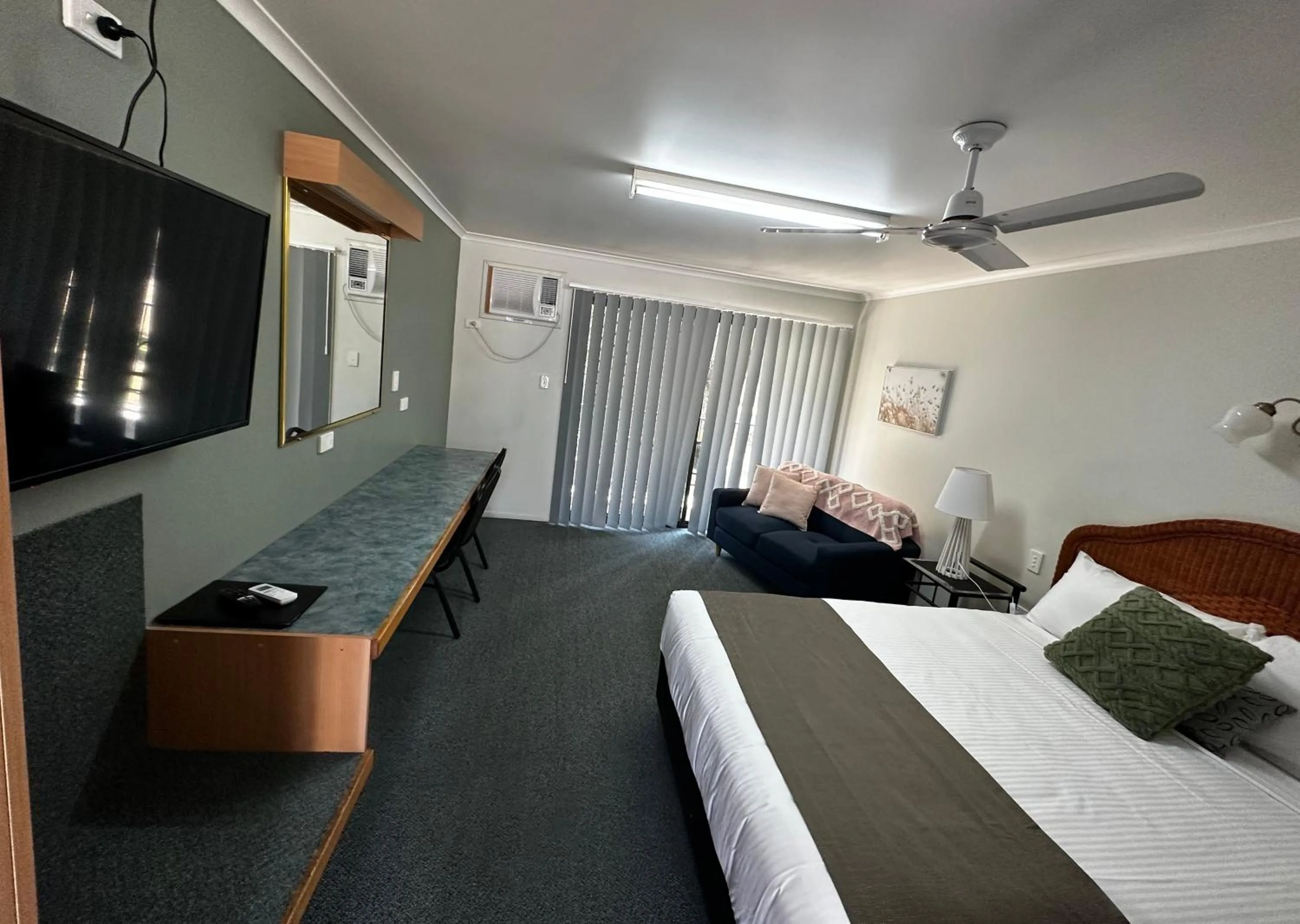 Bed in Murgon Motor Inn