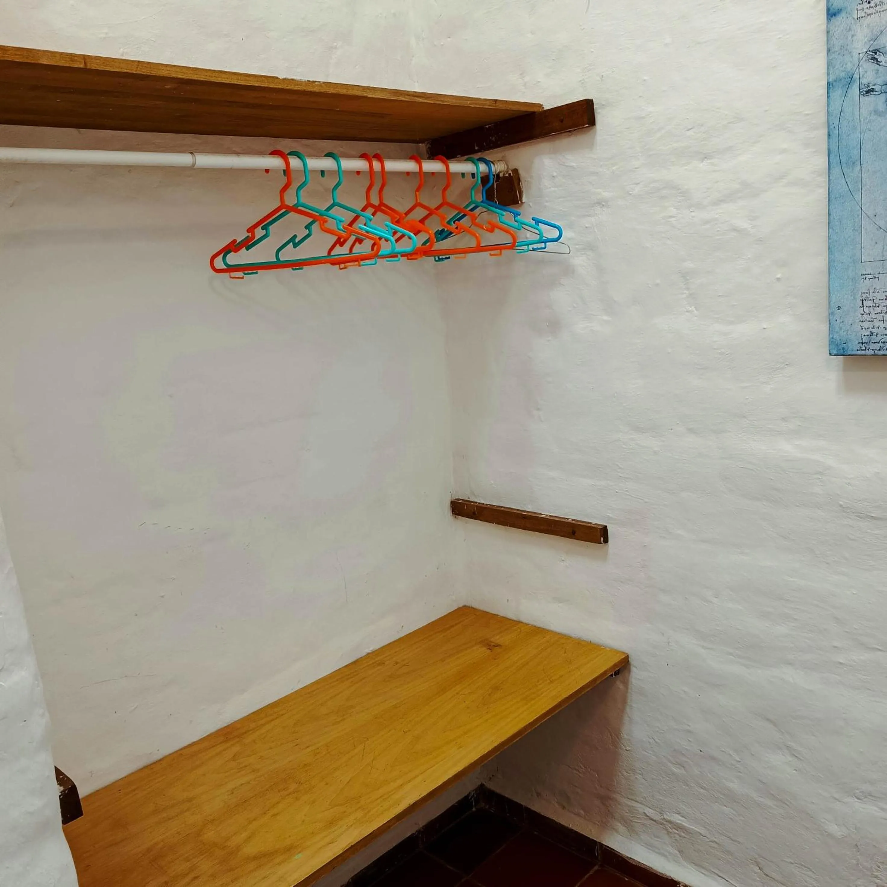 wardrobe in YVY CASA HOTEL