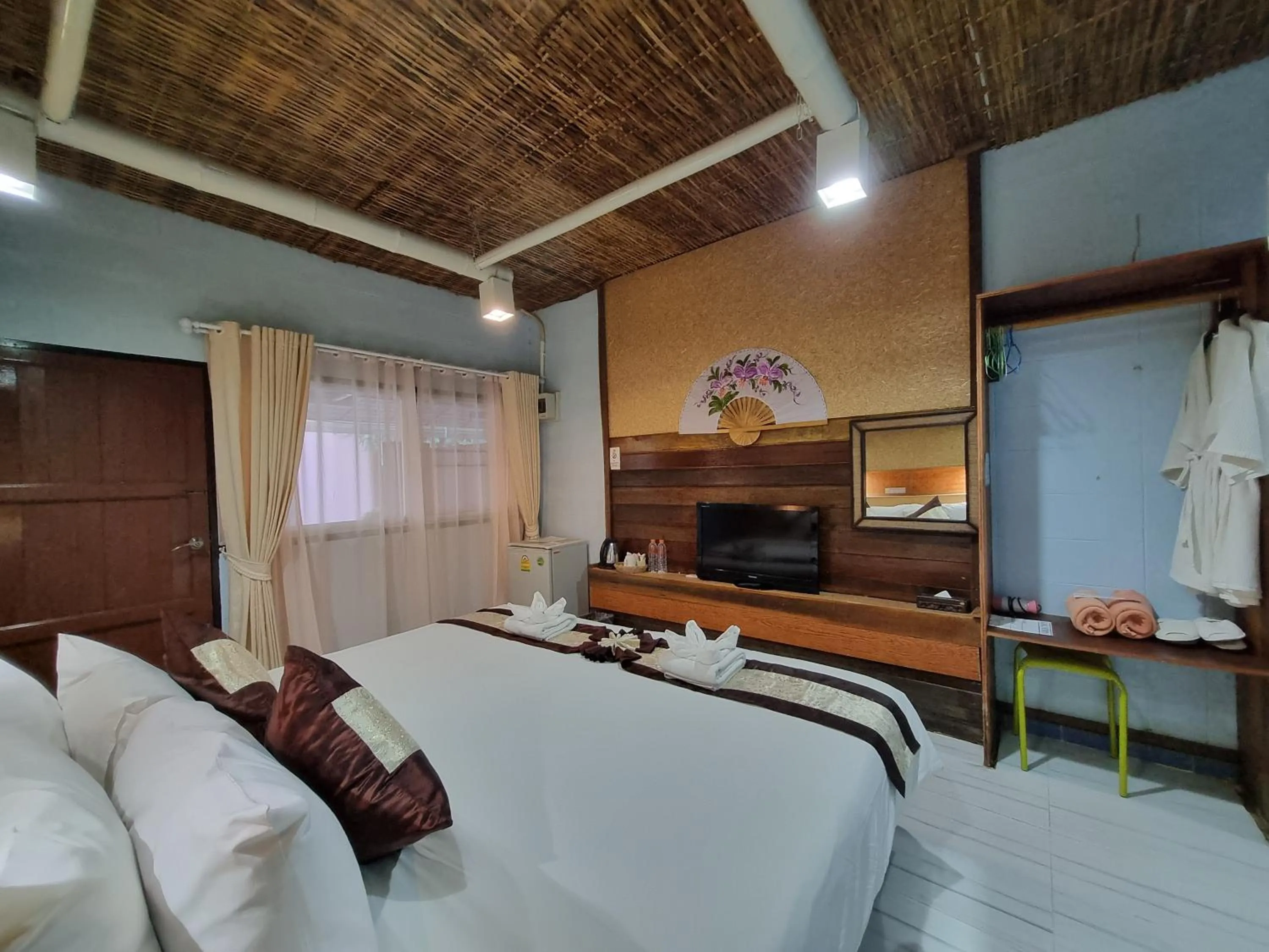 Bedroom, Bed in De Wiang Kum Kam