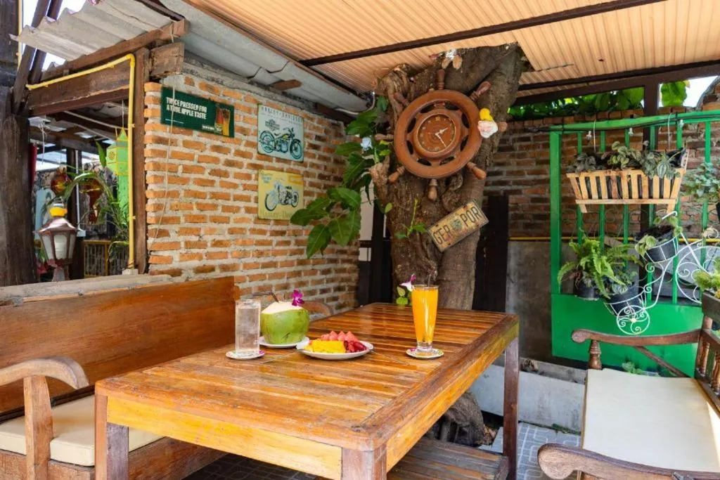 Seating area in De Wiang Kum Kam