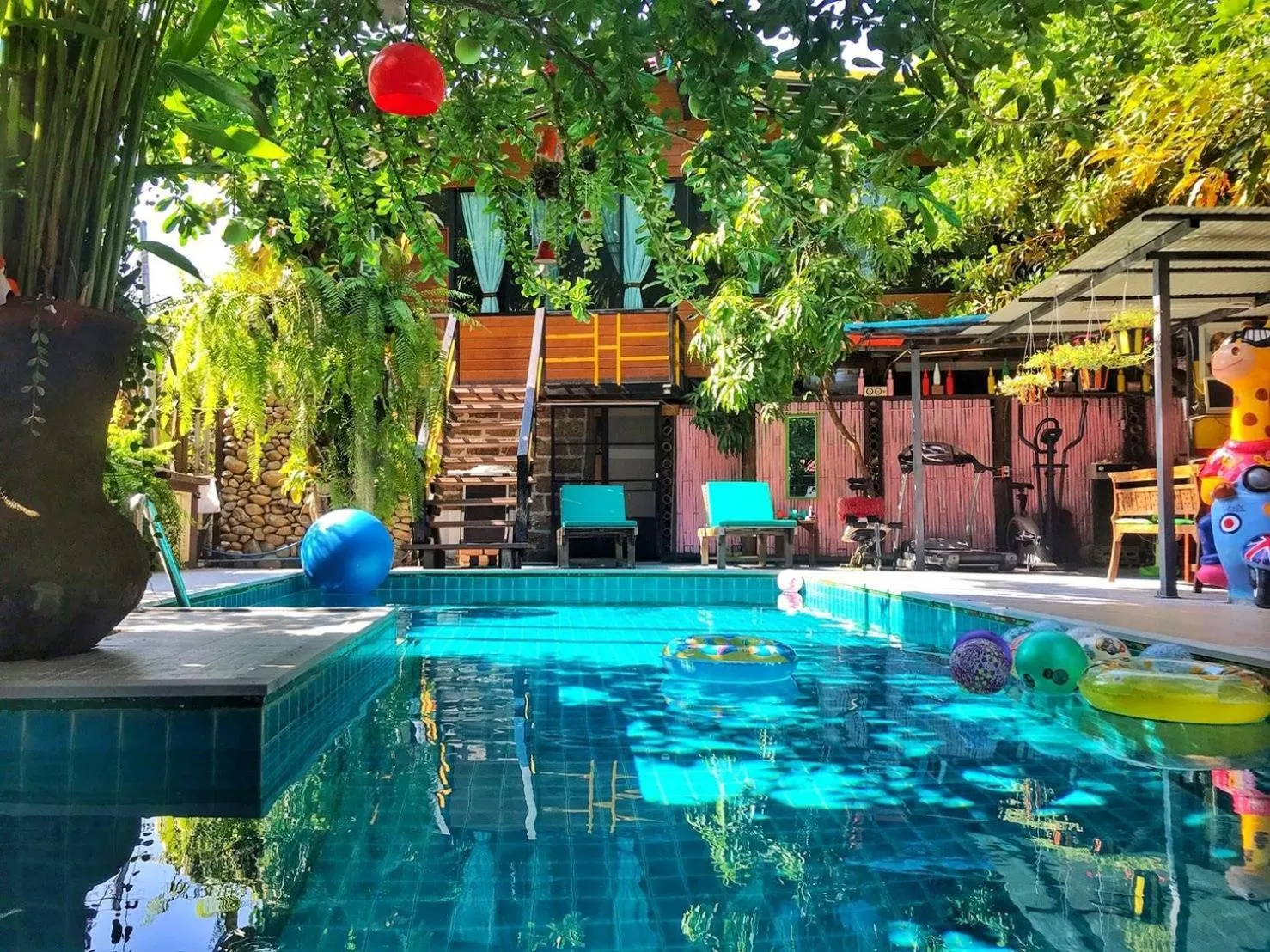 Pool view in De Wiang Kum Kam