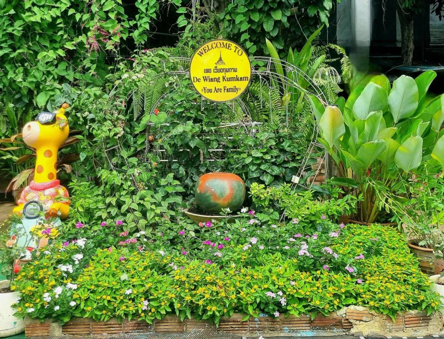 Facade/entrance in De Wiang Kum Kam