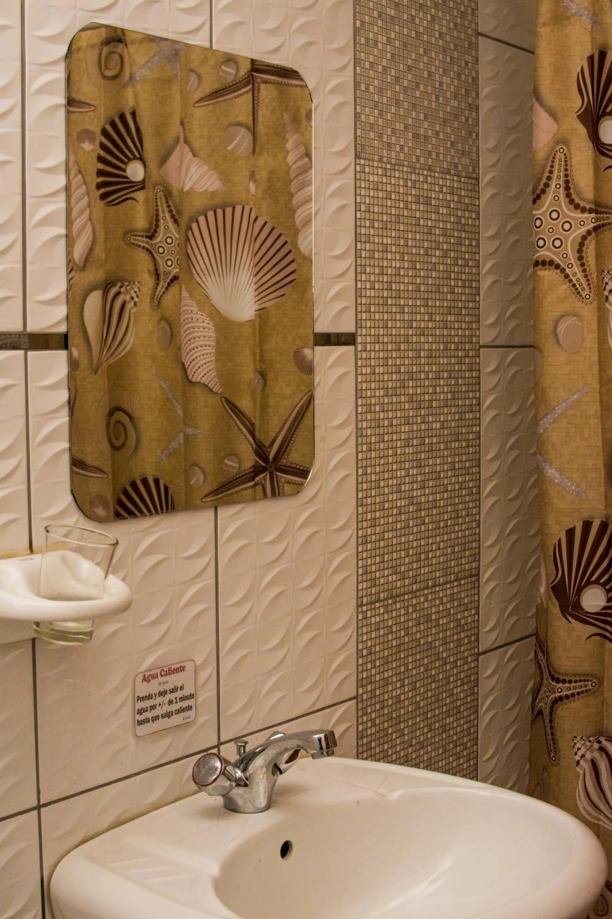 Toilet in Hotel Sueños Dorados