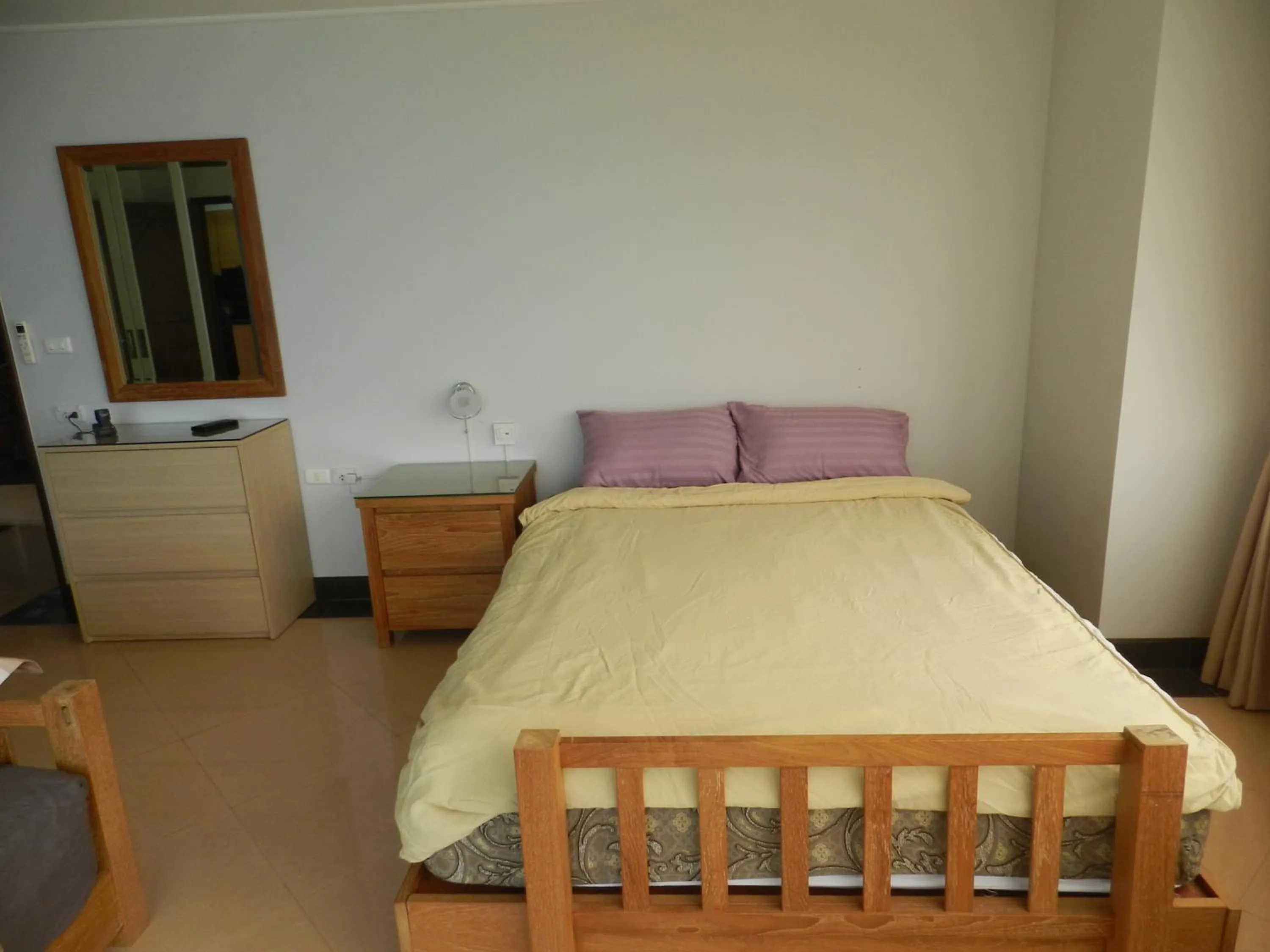 Bed in Jomtien PLAZA Condotel