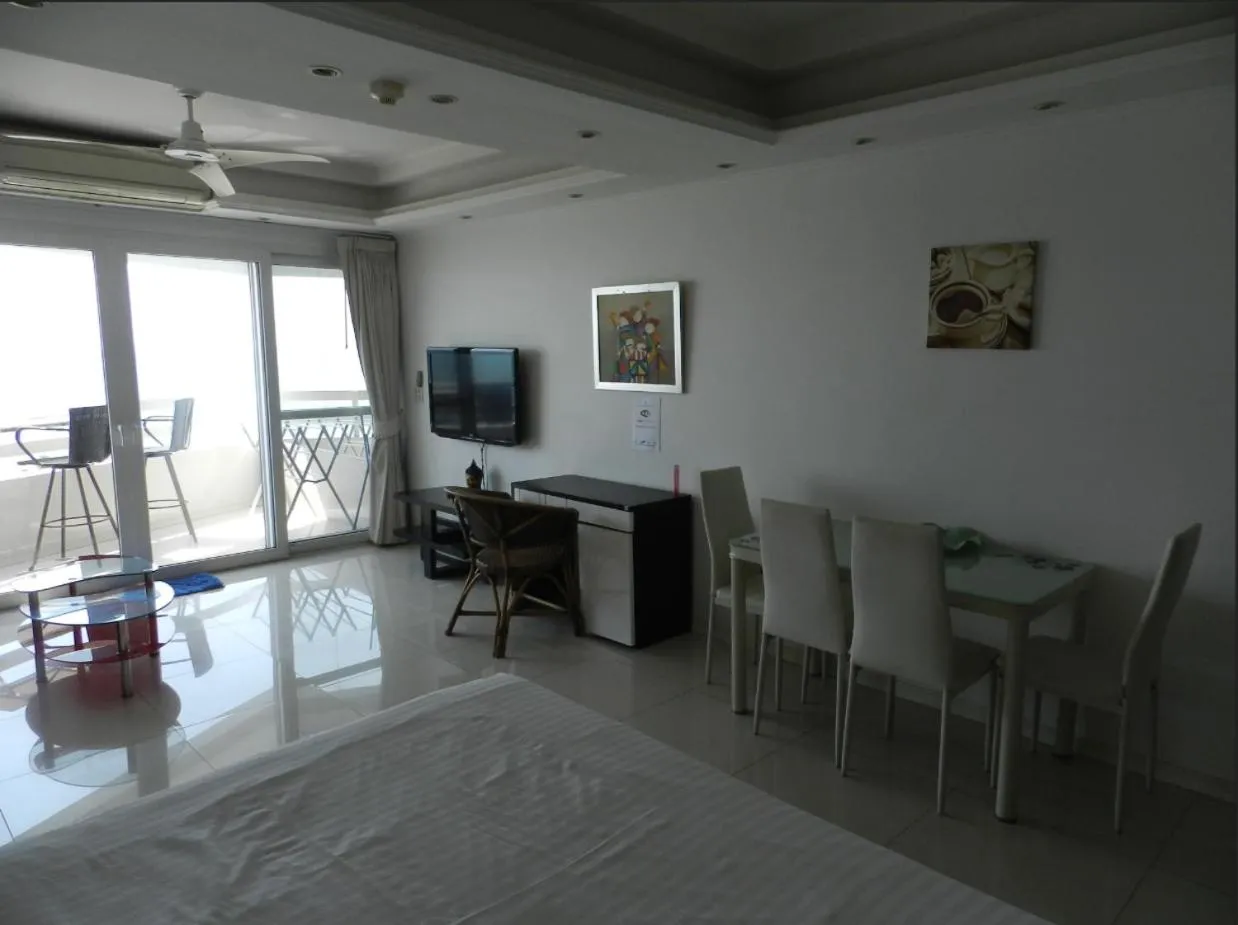 Photo of the whole room in Jomtien PLAZA Condotel
