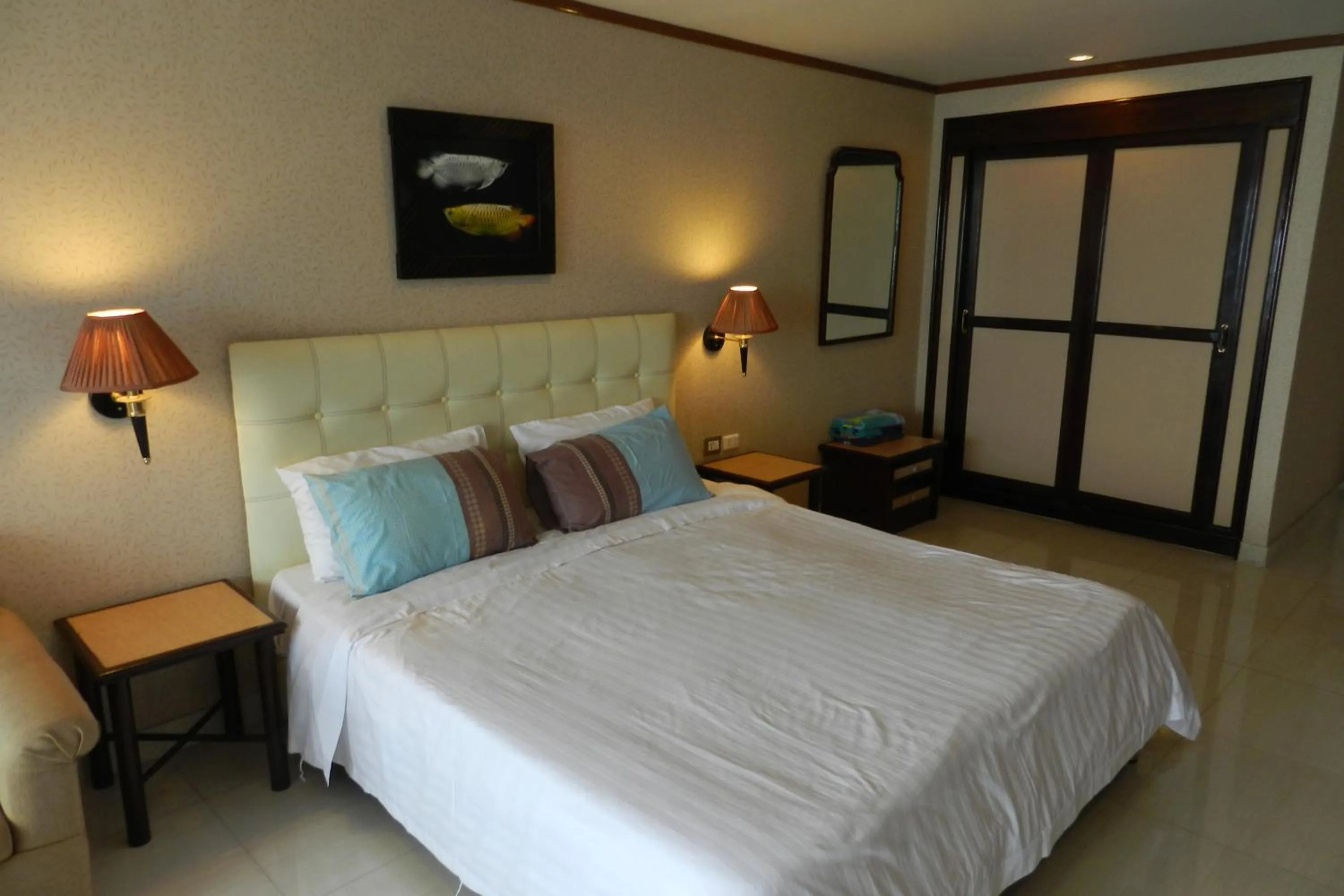 Living room, Bed in Jomtien PLAZA Condotel