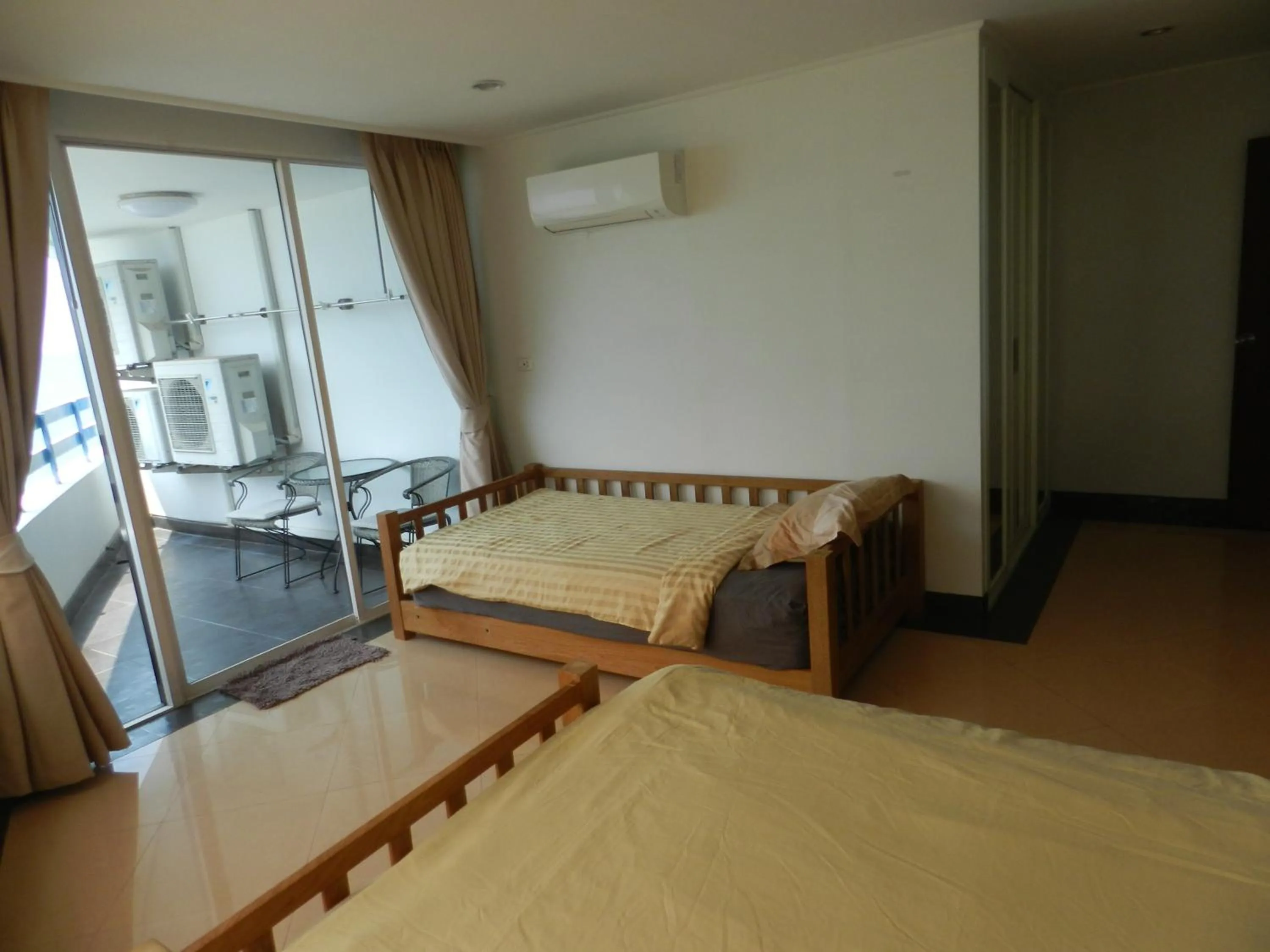 Bedroom, Bed in Jomtien PLAZA Condotel