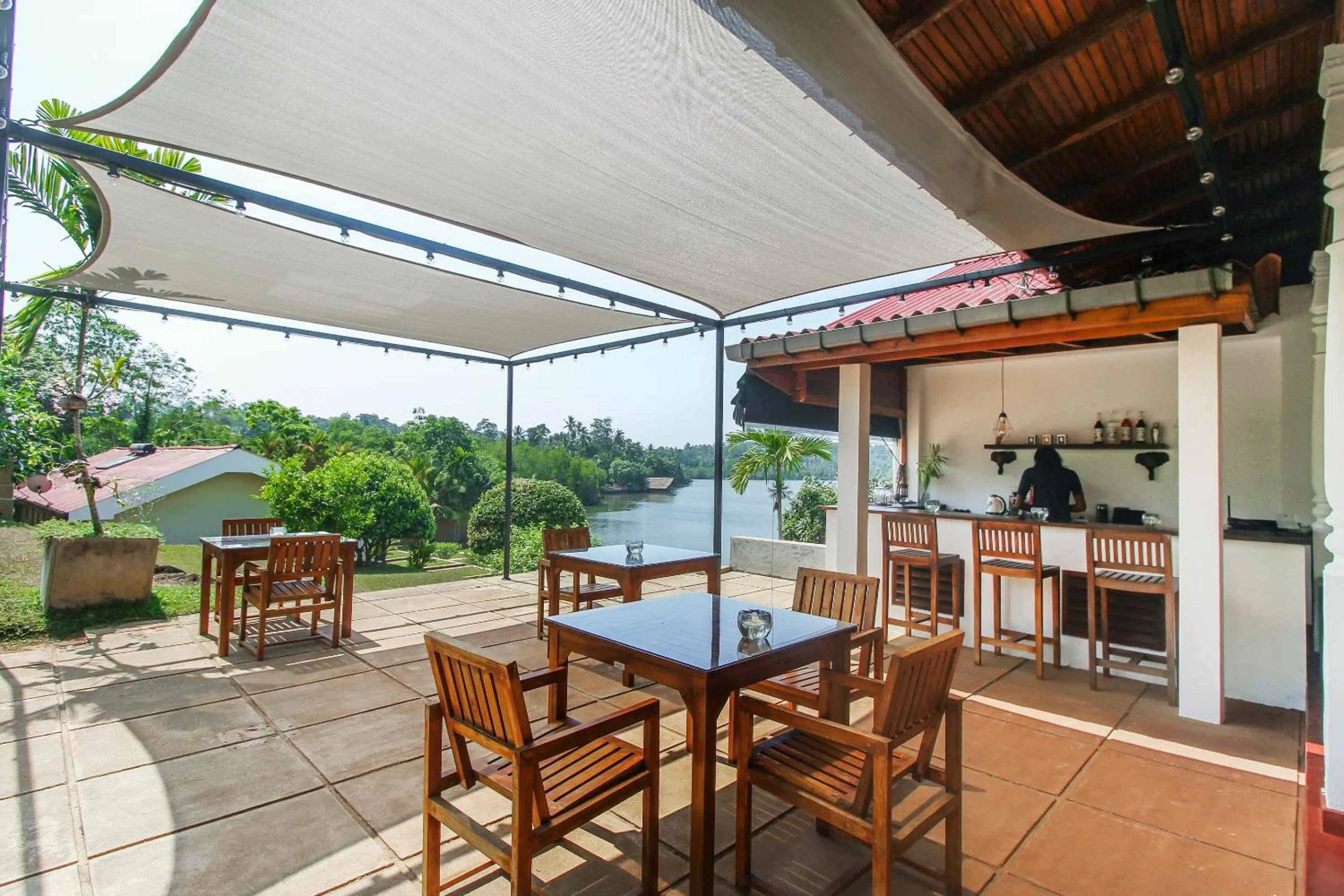 Restaurant/places to eat in Kalla Bongo Lake Resort