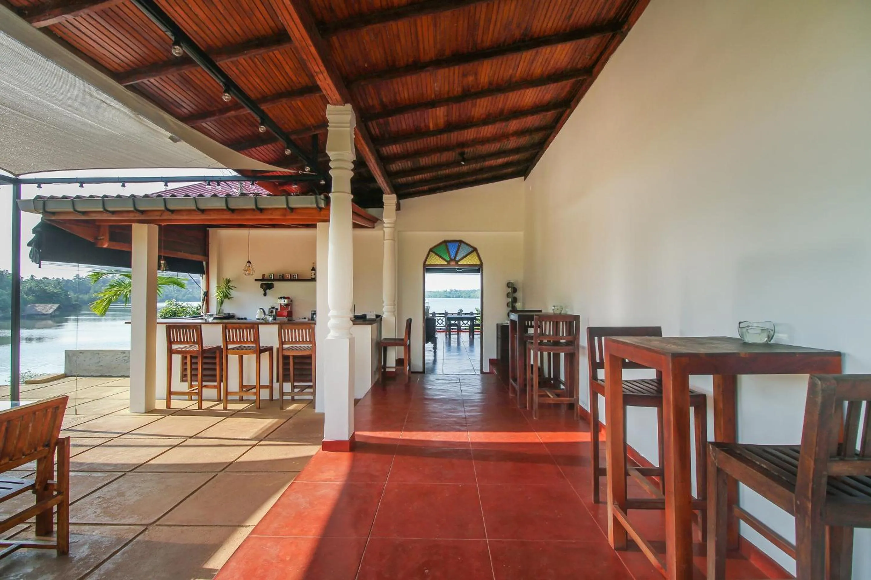 Restaurant/places to eat in Kalla Bongo Lake Resort