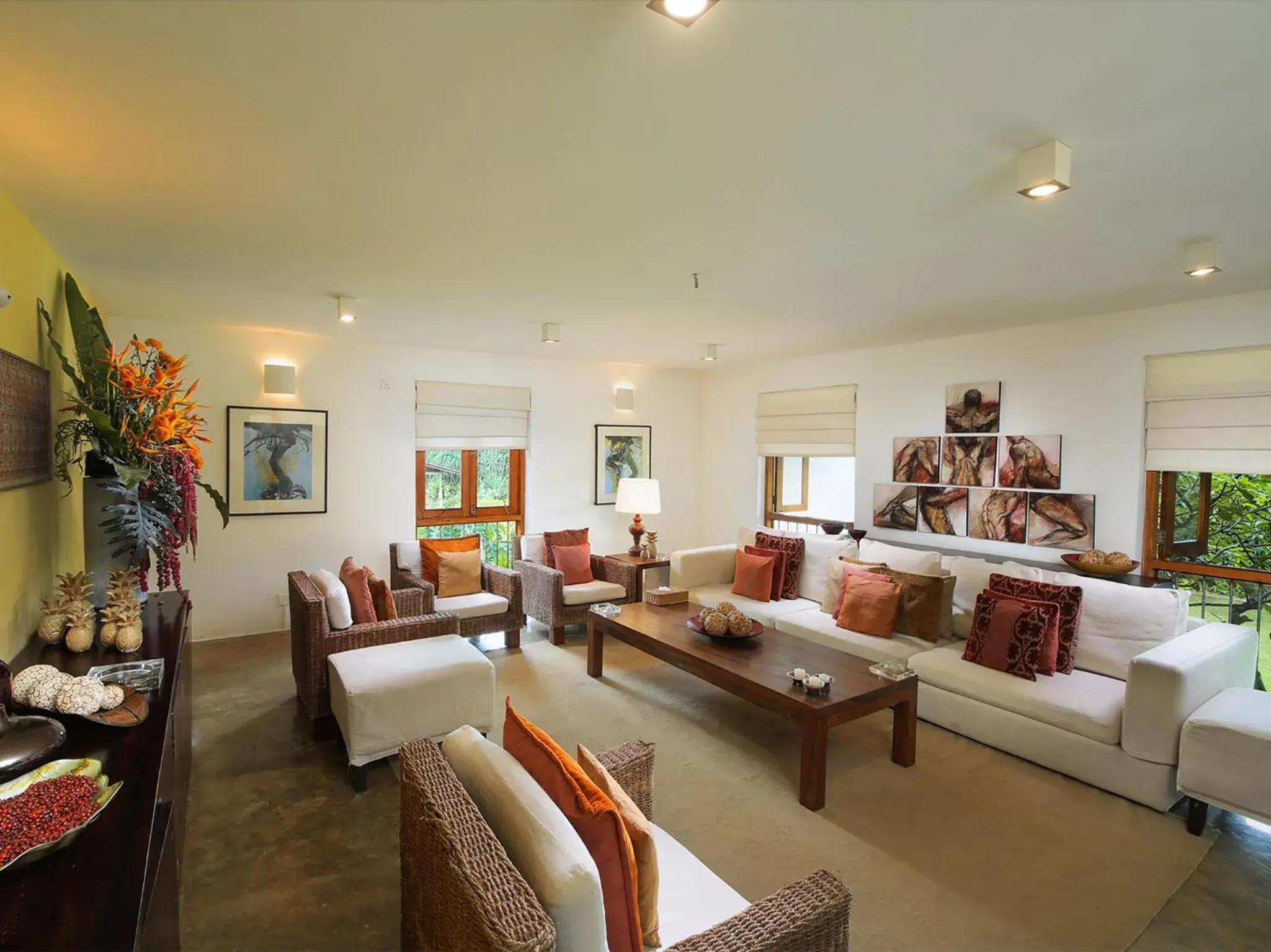 Villa with Private Pool in Saffron & Blue Villa with Private Pool in Saffron & Blue