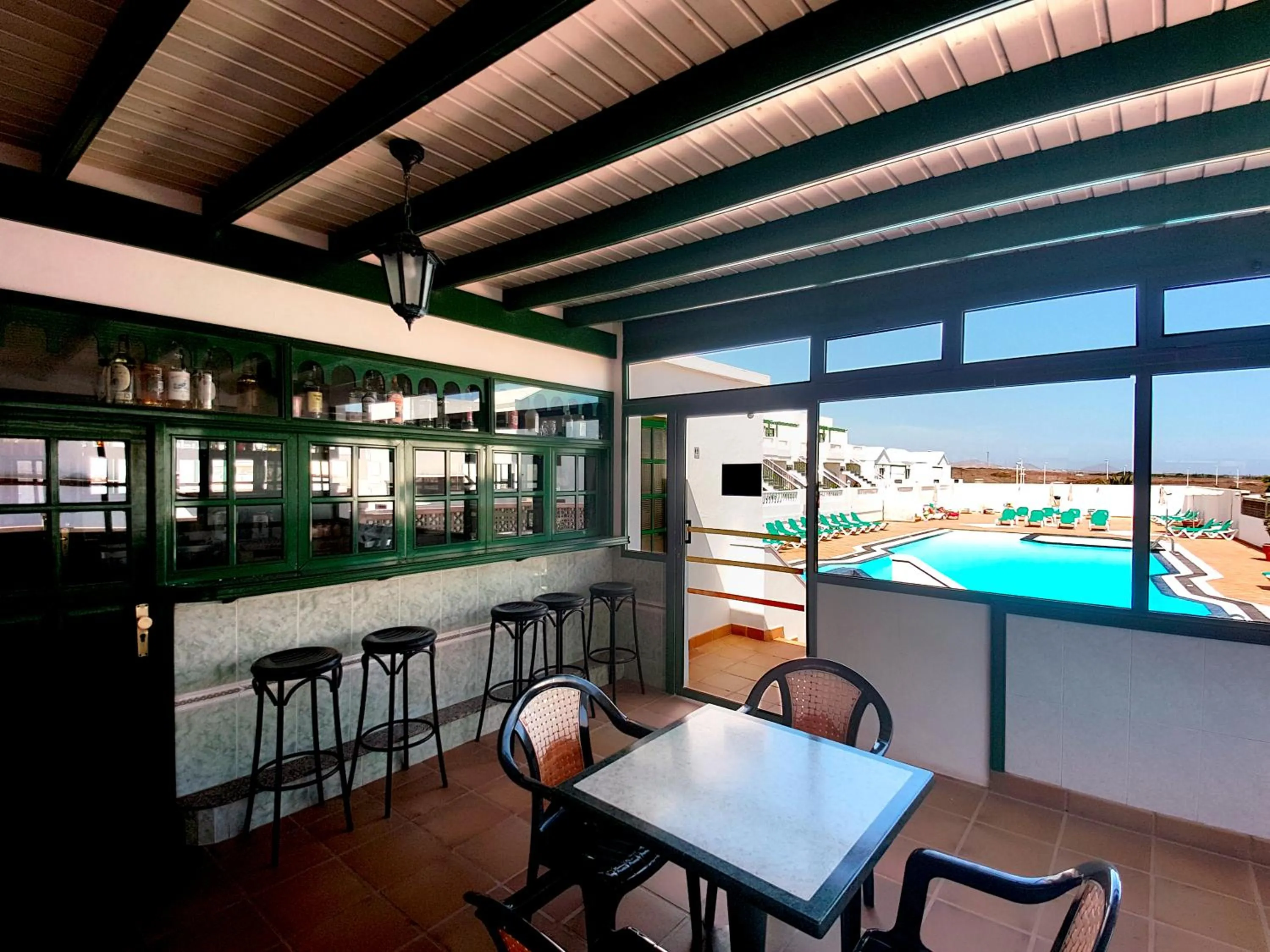 Lounge or bar in Apartamentos Tisalaya