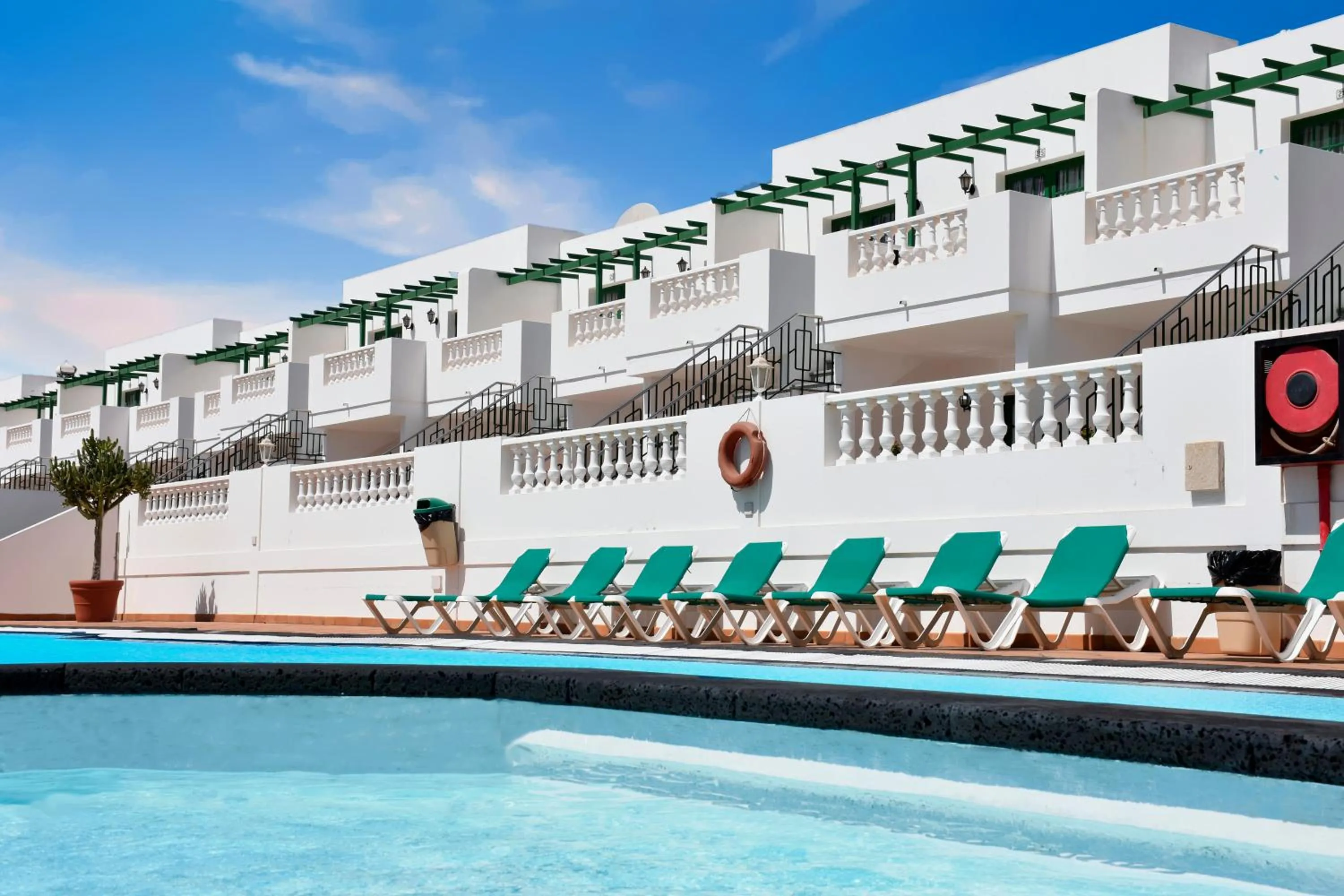 Swimming pool in Apartamentos Tisalaya