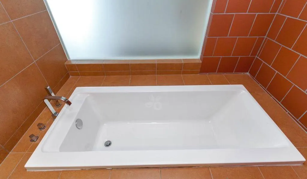 Bath in Swan Garden Hotel