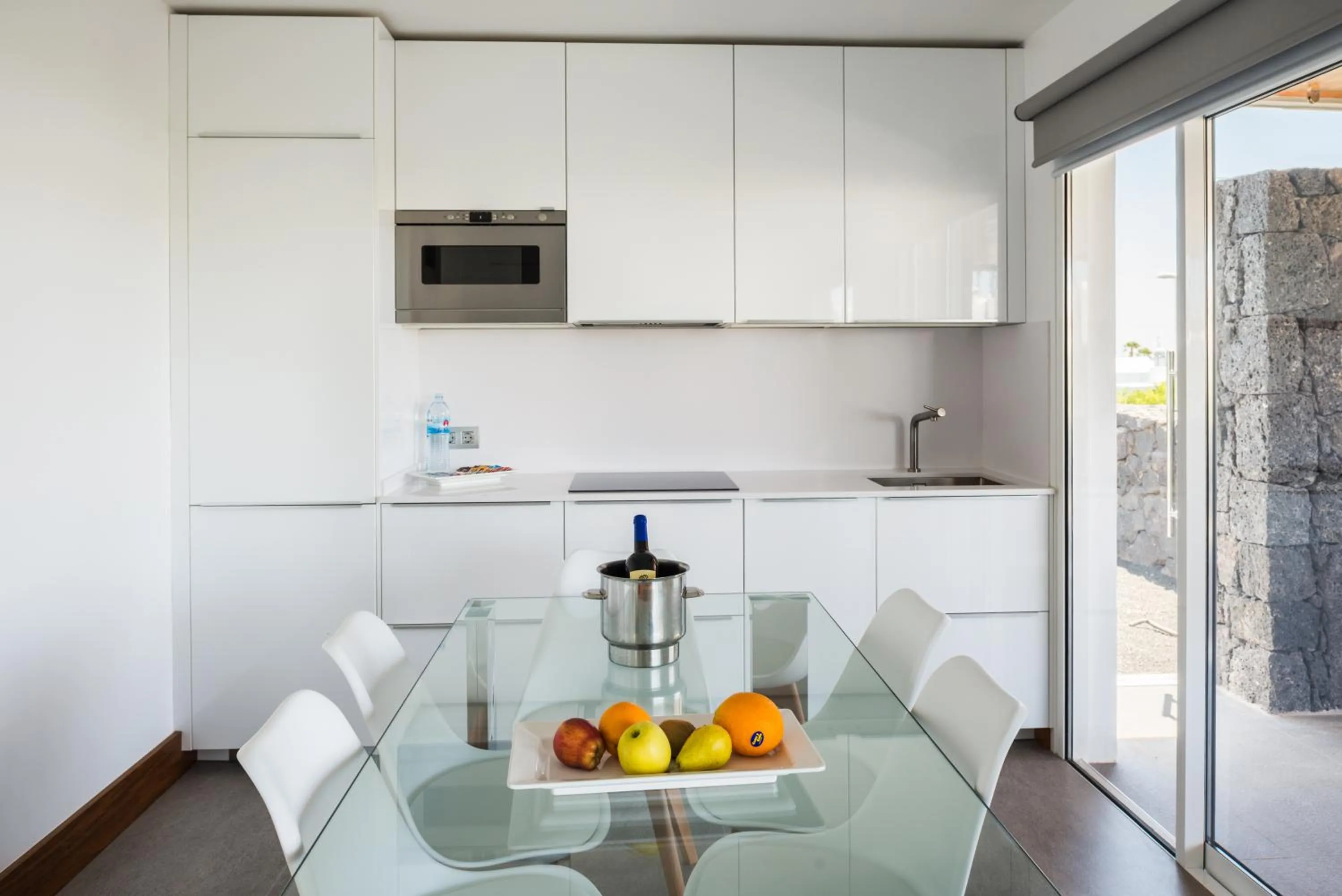 Kitchen or kitchenette in Hyde Park Lane Villas