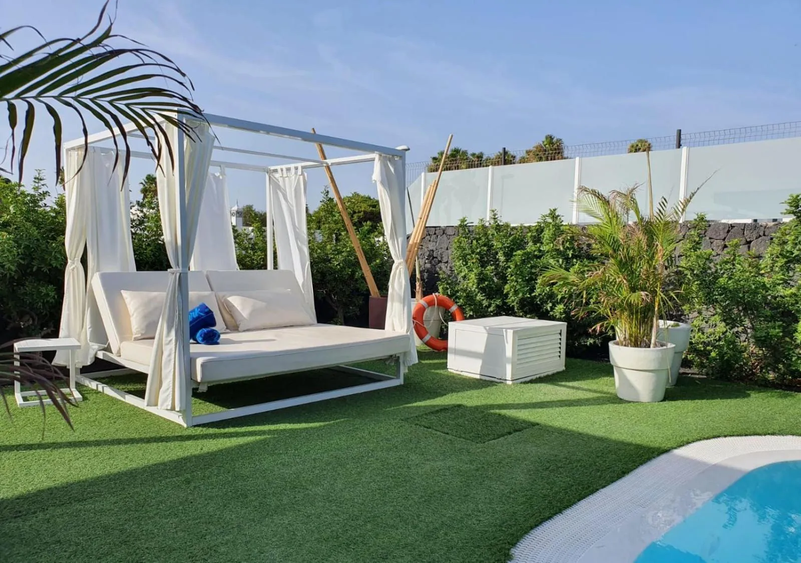 Swimming pool in Hyde Park Lane Villas