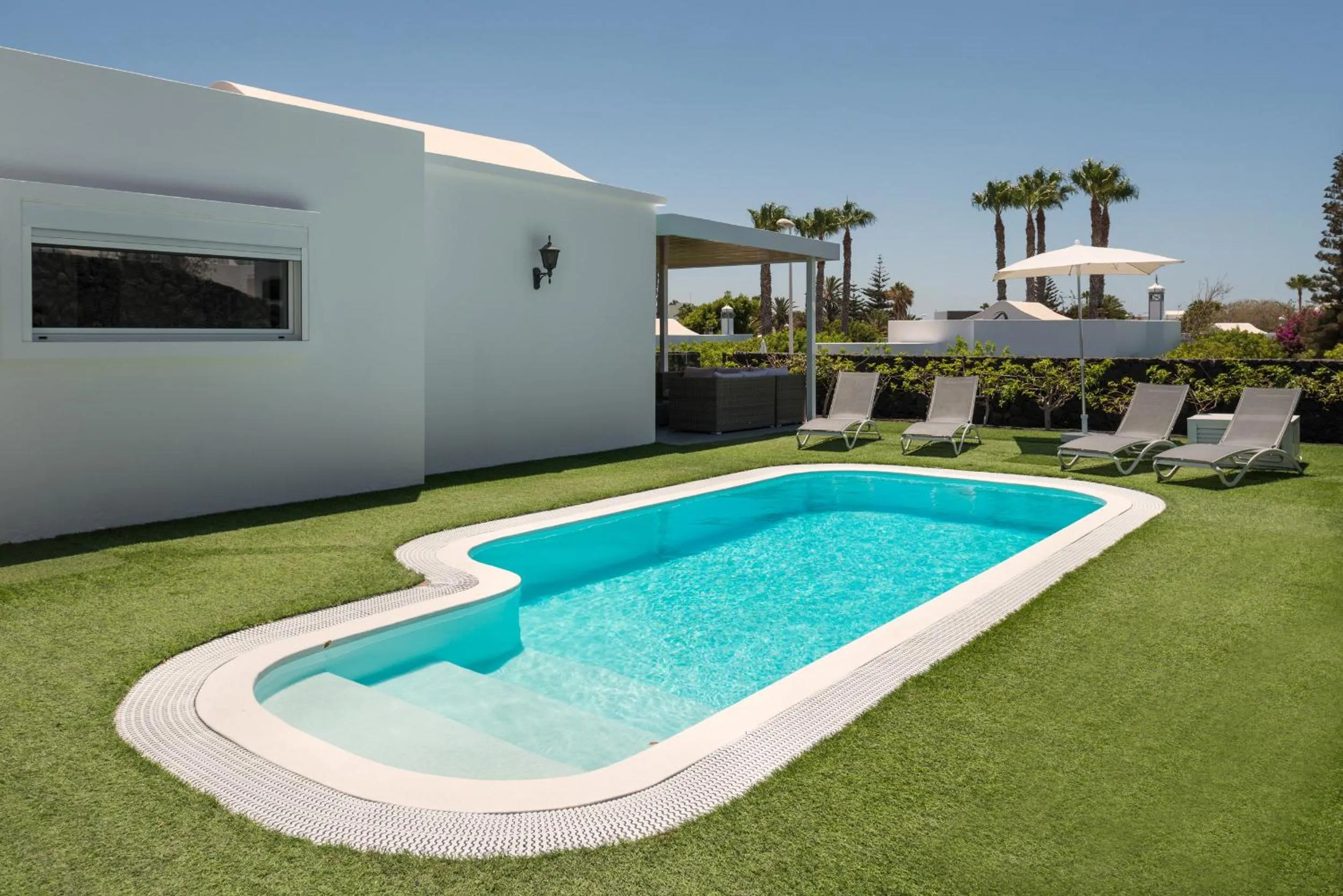Swimming pool in Hyde Park Lane Villas