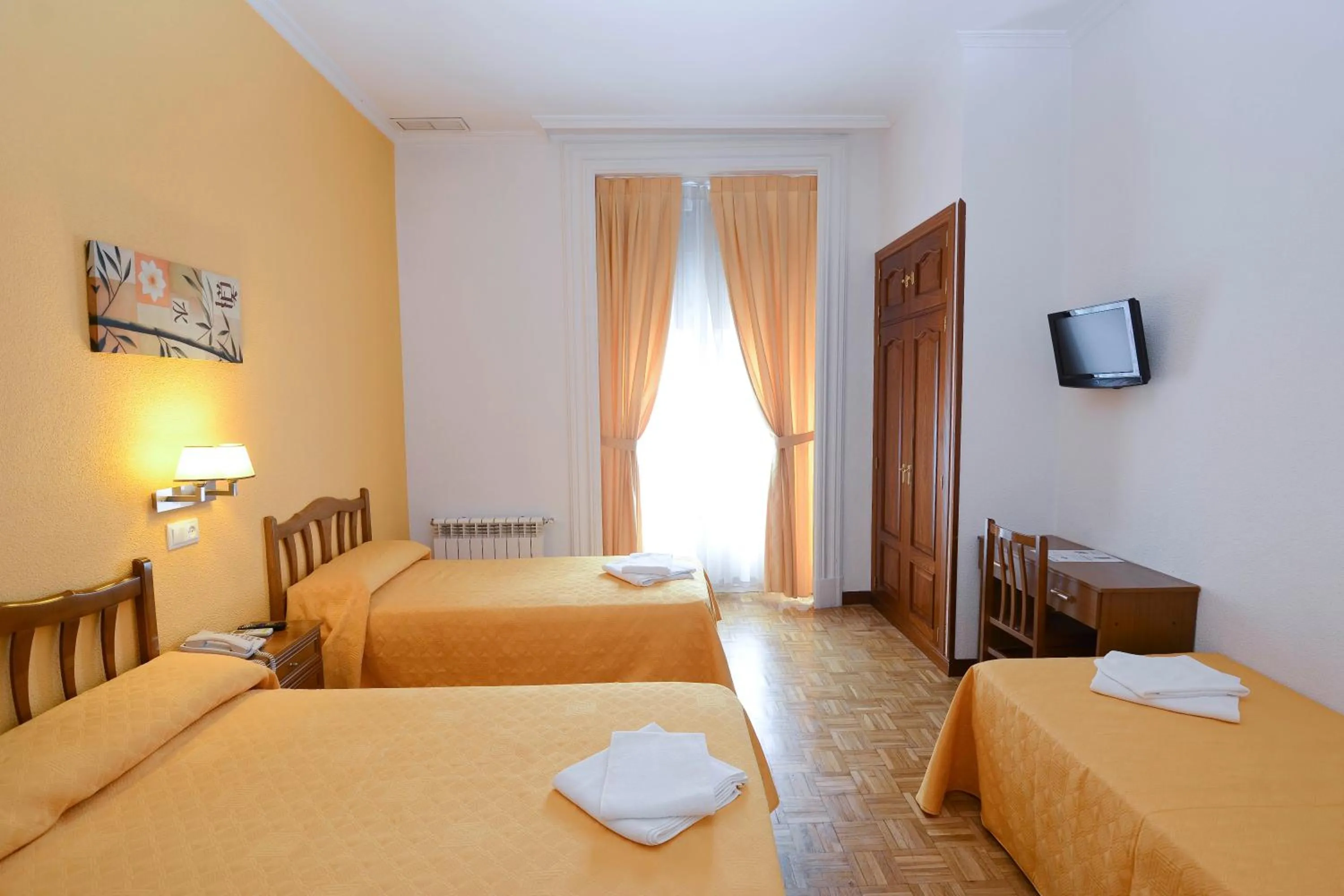 Photo of the whole room, Bed in Hostal Edreira