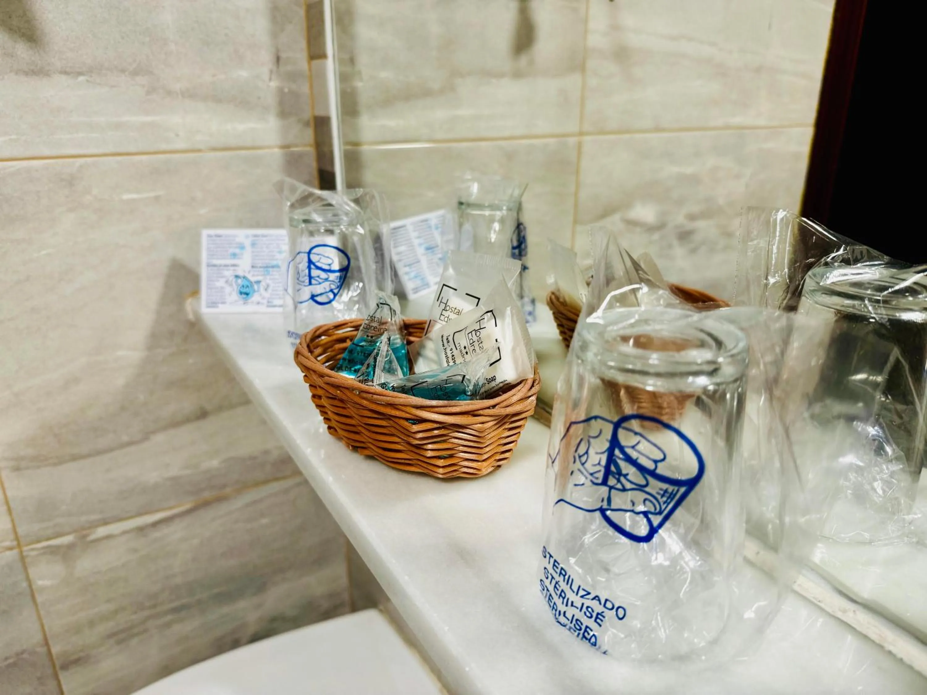 Bathroom in Hostal Edreira