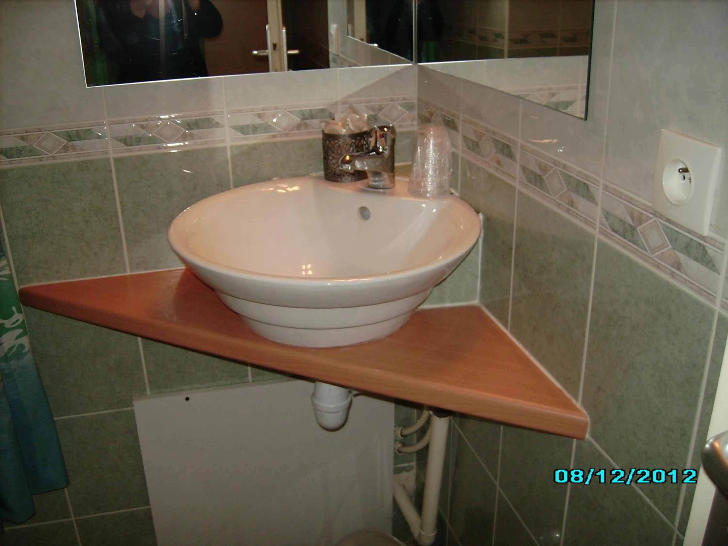 Bathroom in Terroir et Tradition A La Ducasse