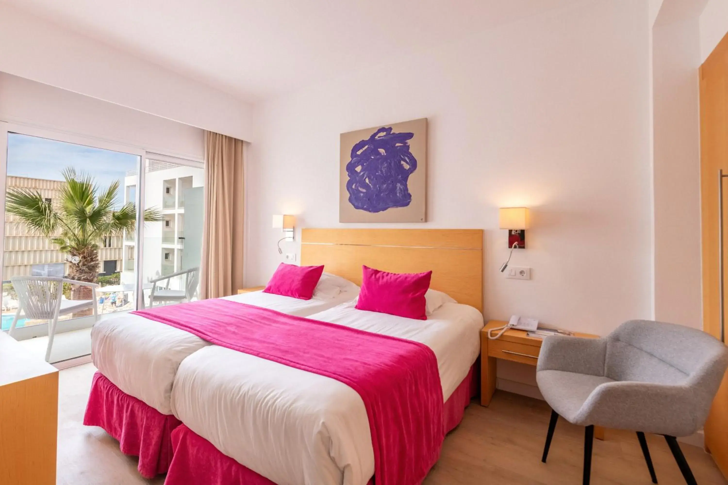 Premium Double Room with Balcony in Hotel Capricho Premium Double Room with Balcony in Hotel Capricho