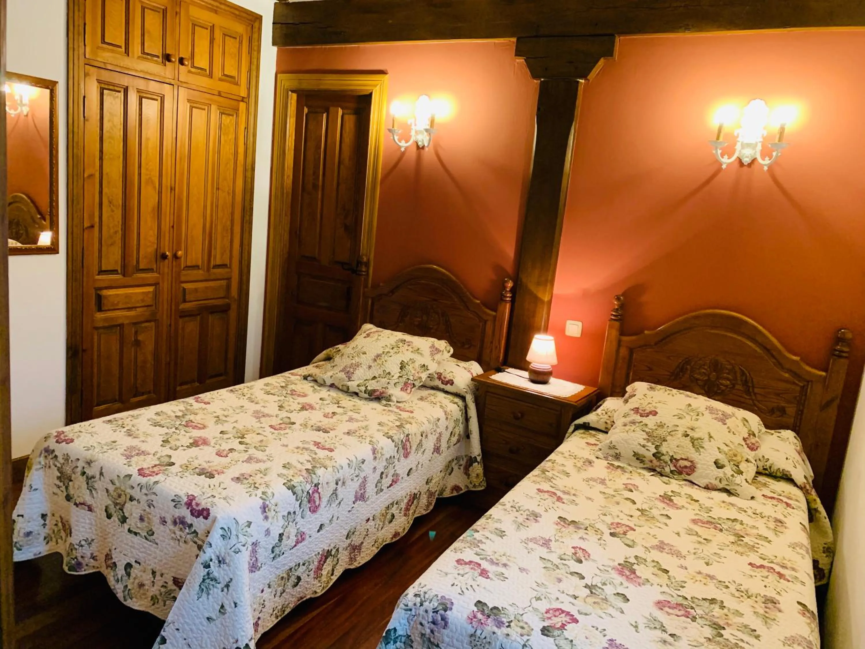 Photo of the whole room, Bed in La Posada de Abanillas