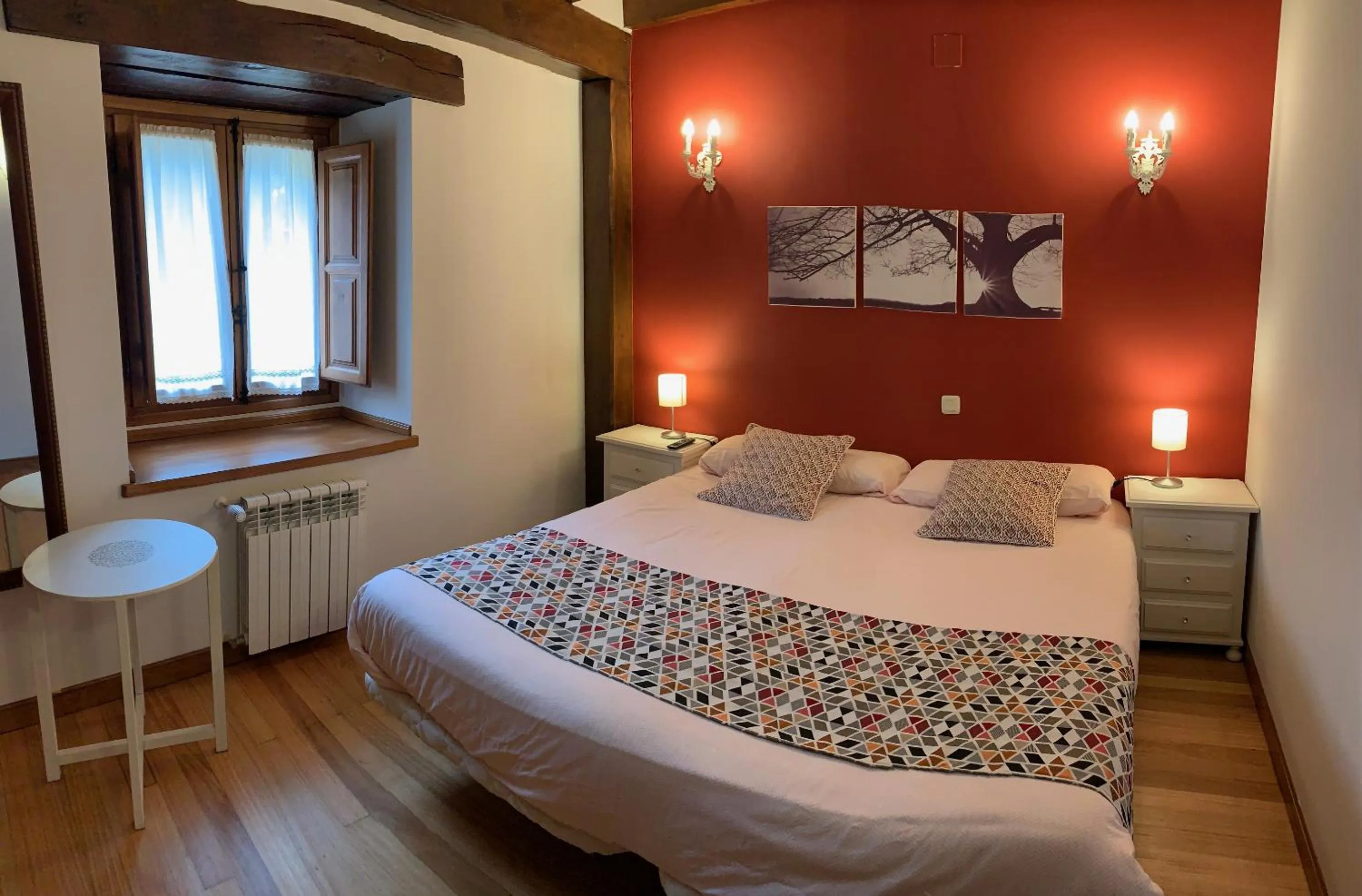 Photo of the whole room, Bed in La Posada de Abanillas