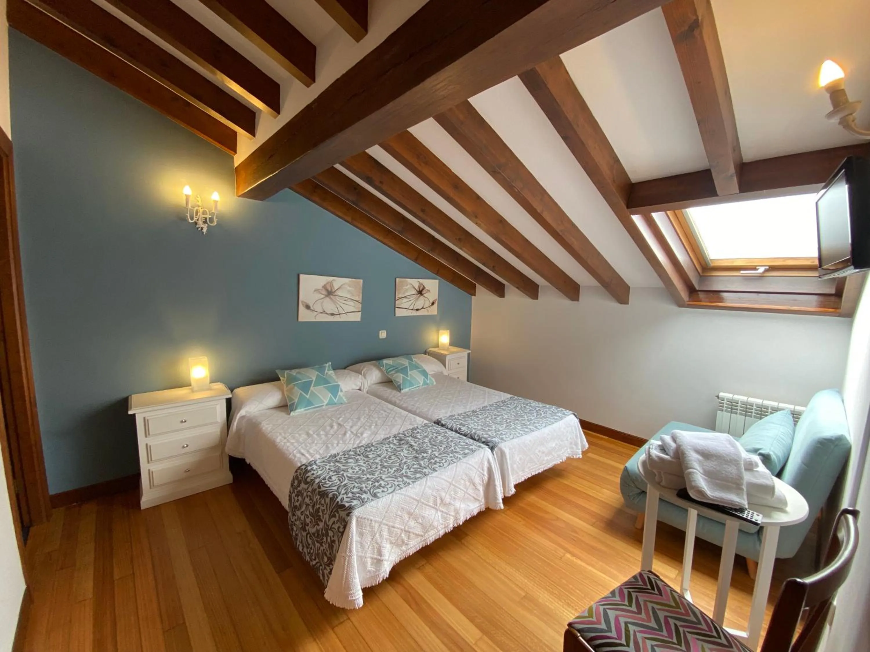 Photo of the whole room, Bed in La Posada de Abanillas