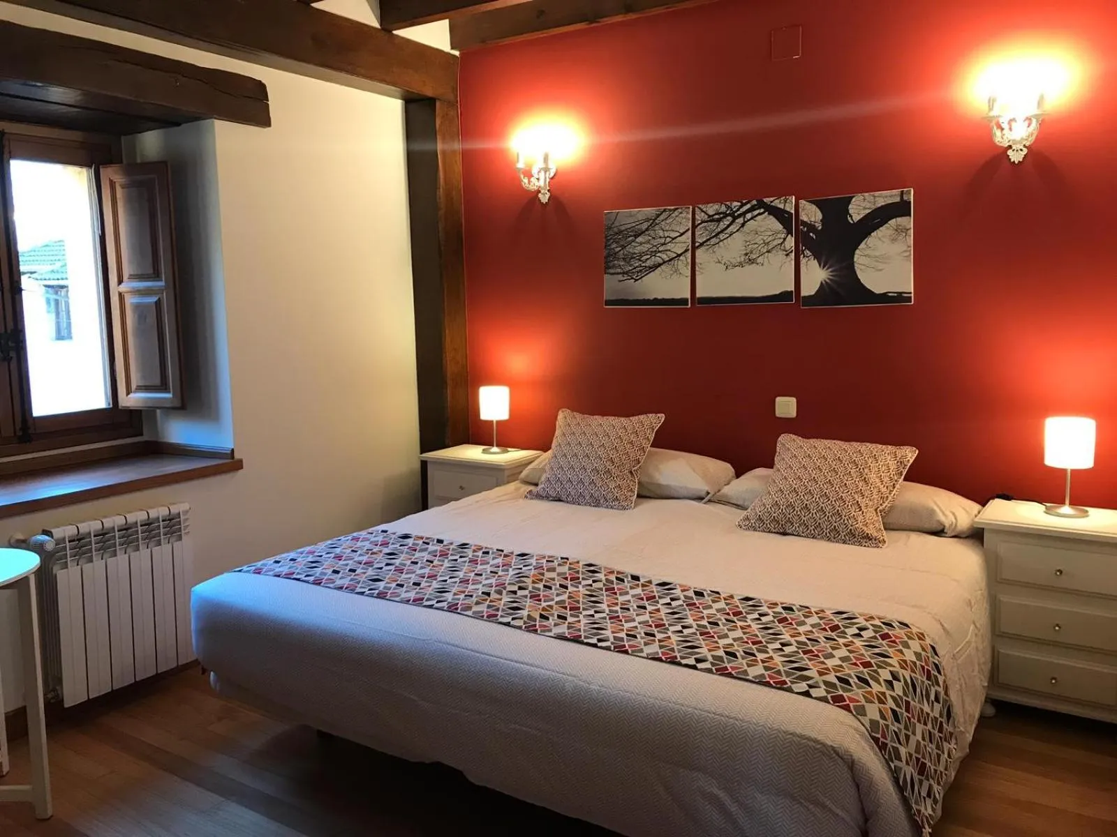 Photo of the whole room, Bed in La Posada de Abanillas
