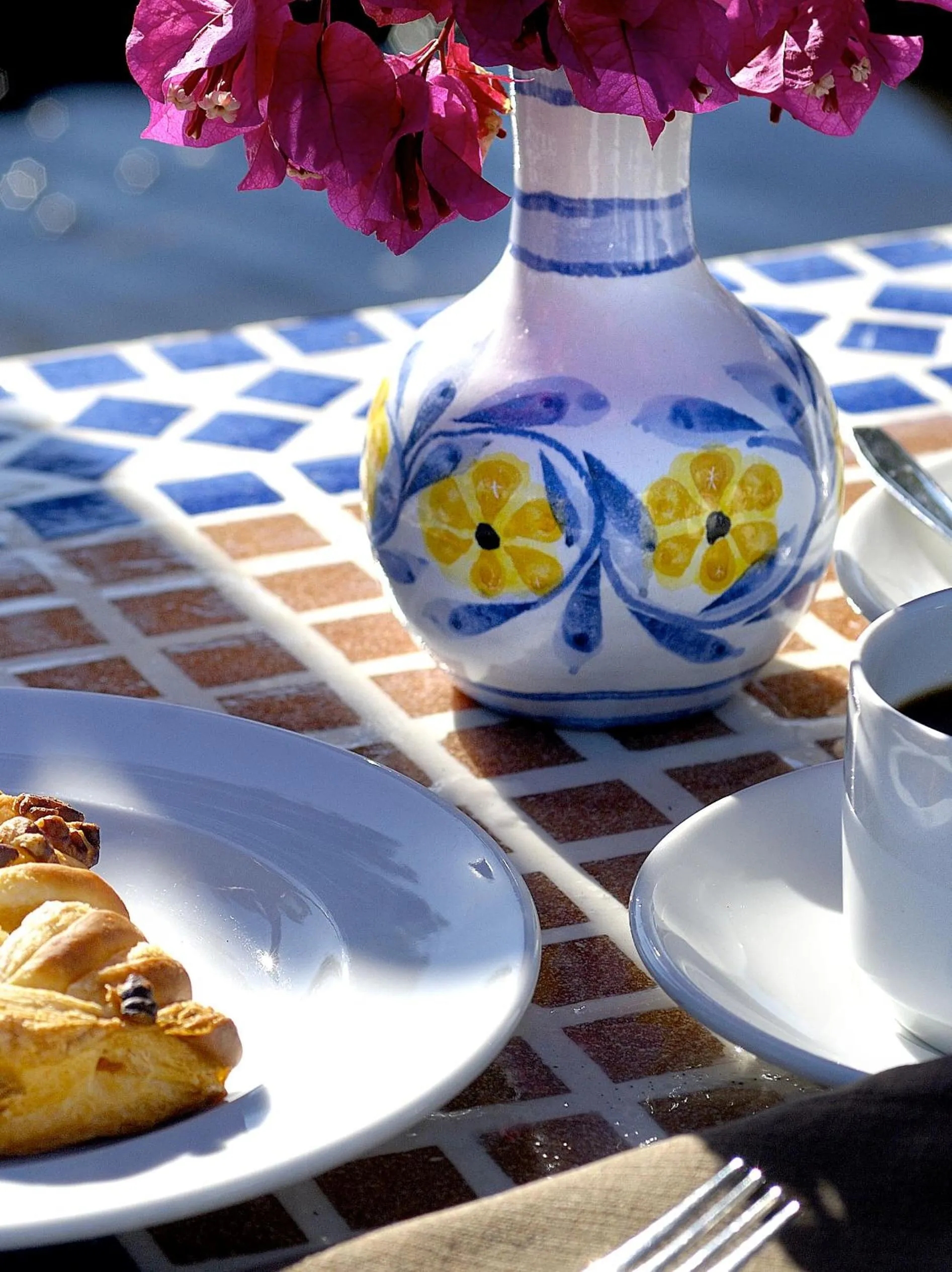 Restaurant/places to eat in Casa Bela Moura, Boutique Hotel & Wine