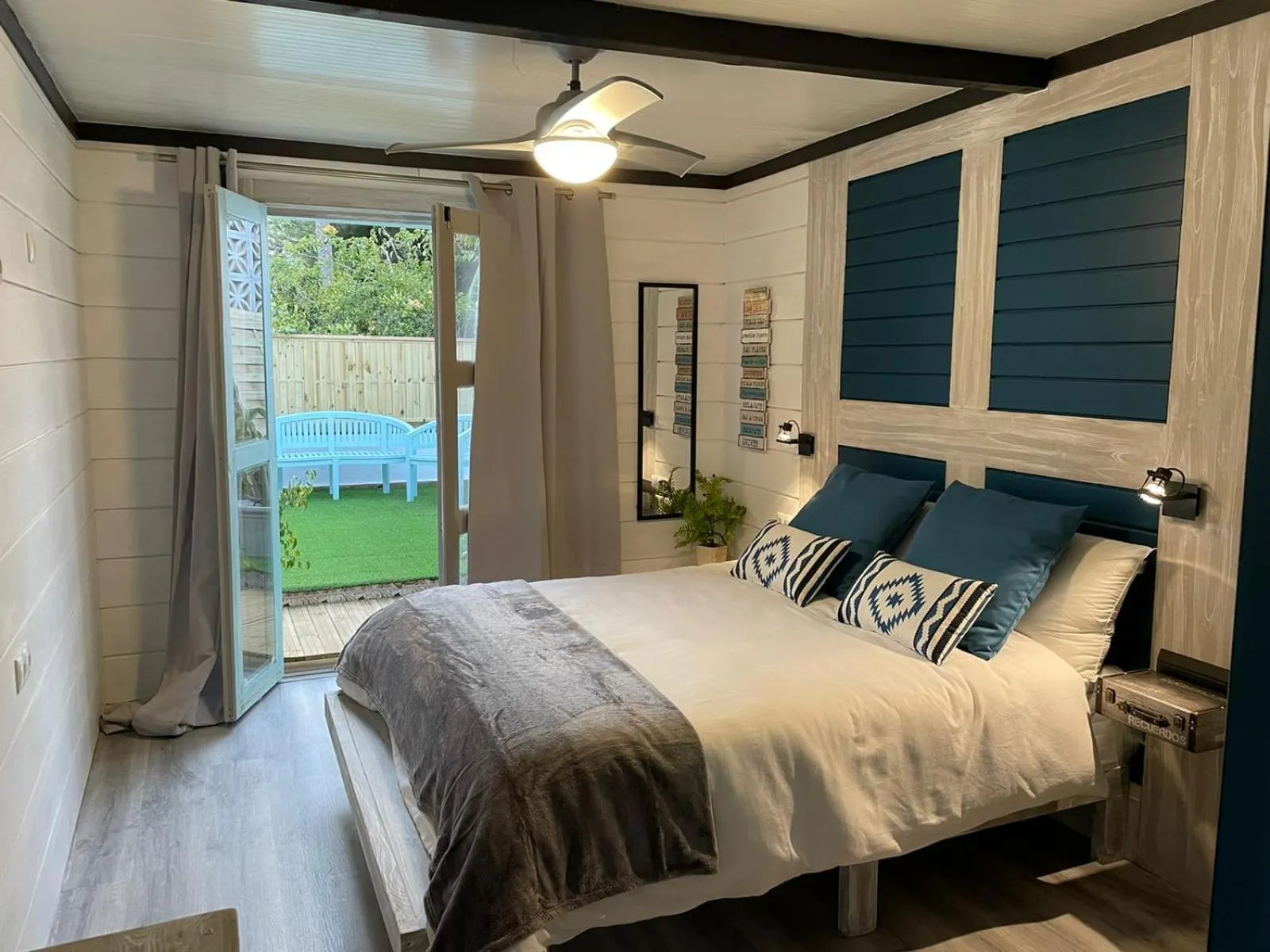 Photo of the whole room, Bed in Villa Palma