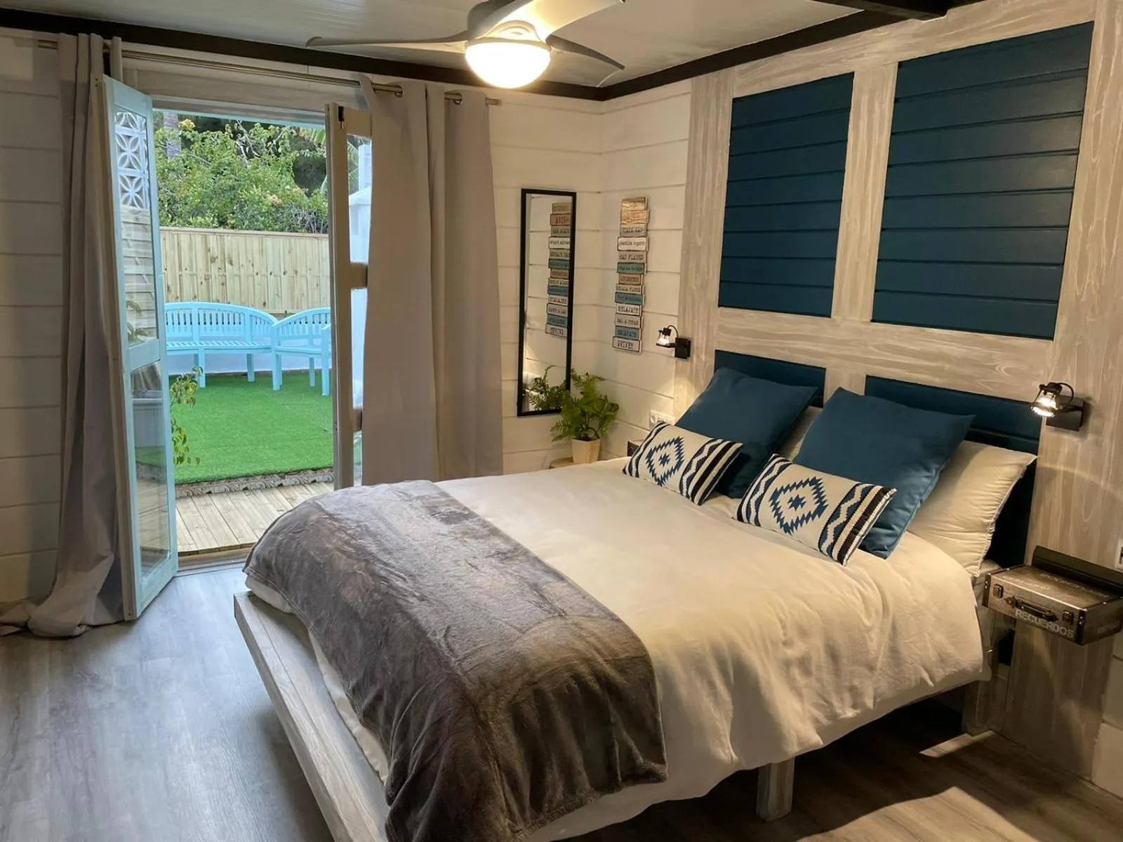 Photo of the whole room, Bed in Villa Palma