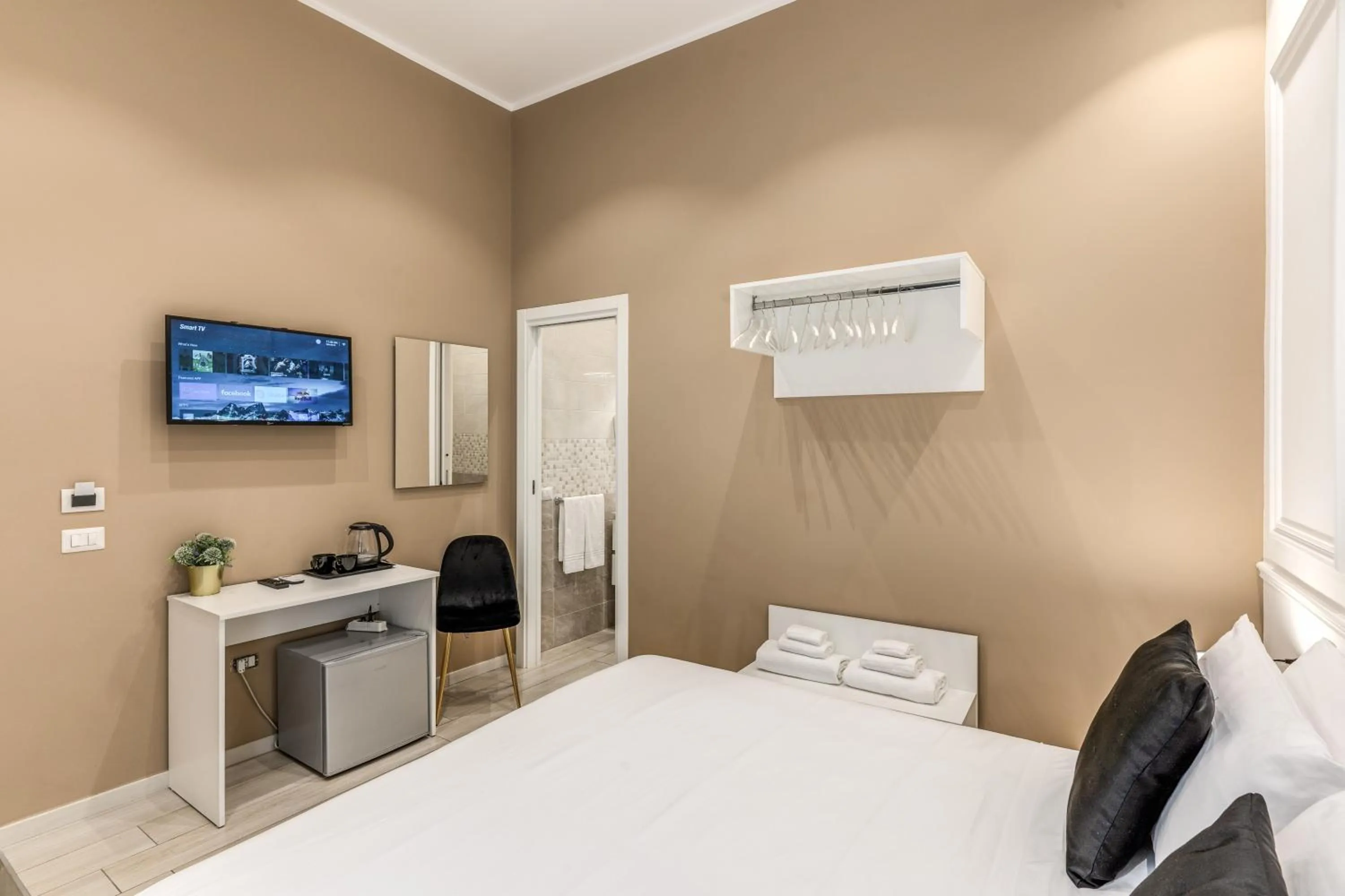 Bedroom, Bed in RAGGIO DI SOLE - ATAROOMS Collection