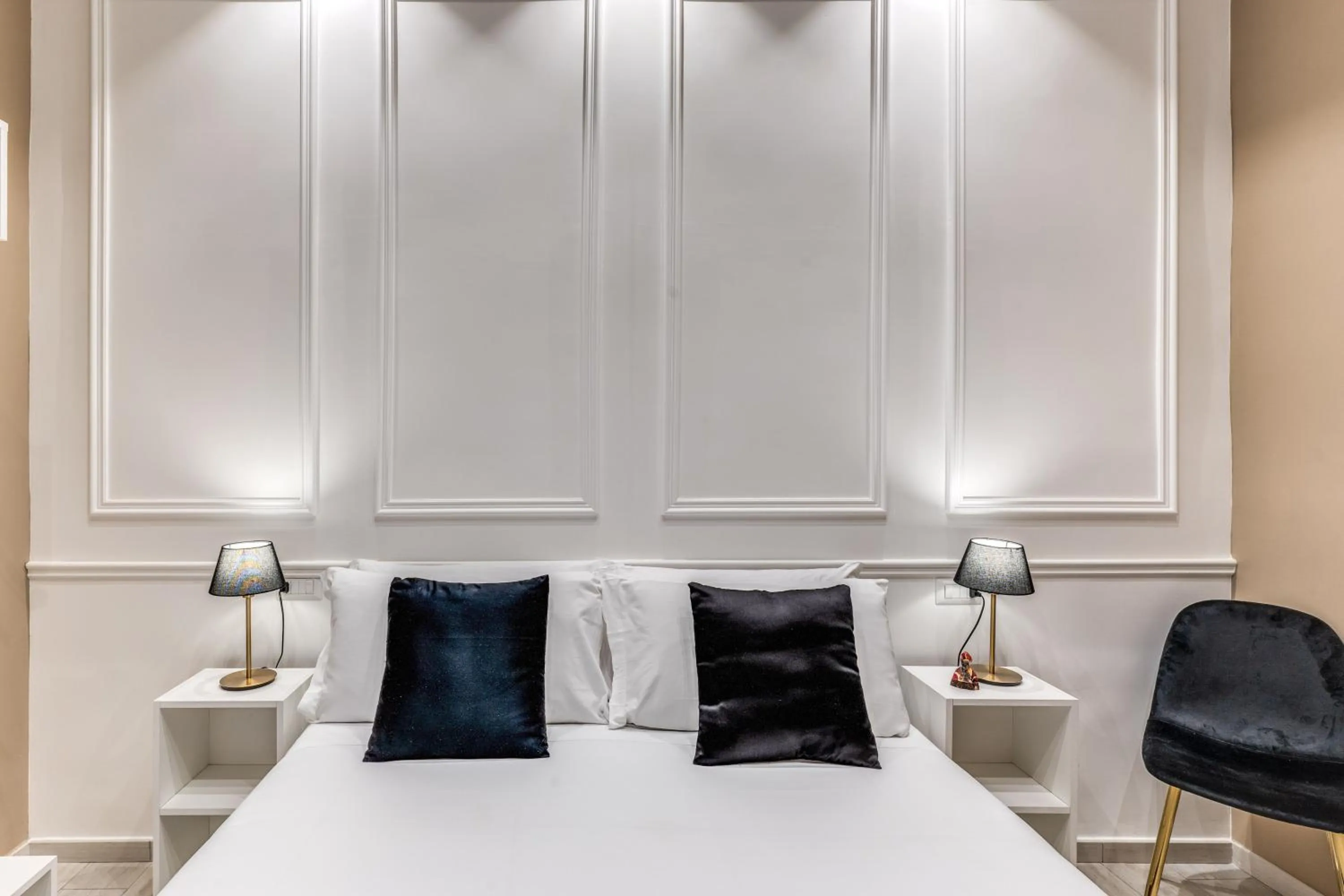 Bedroom, Bed in RAGGIO DI SOLE - ATAROOMS Collection