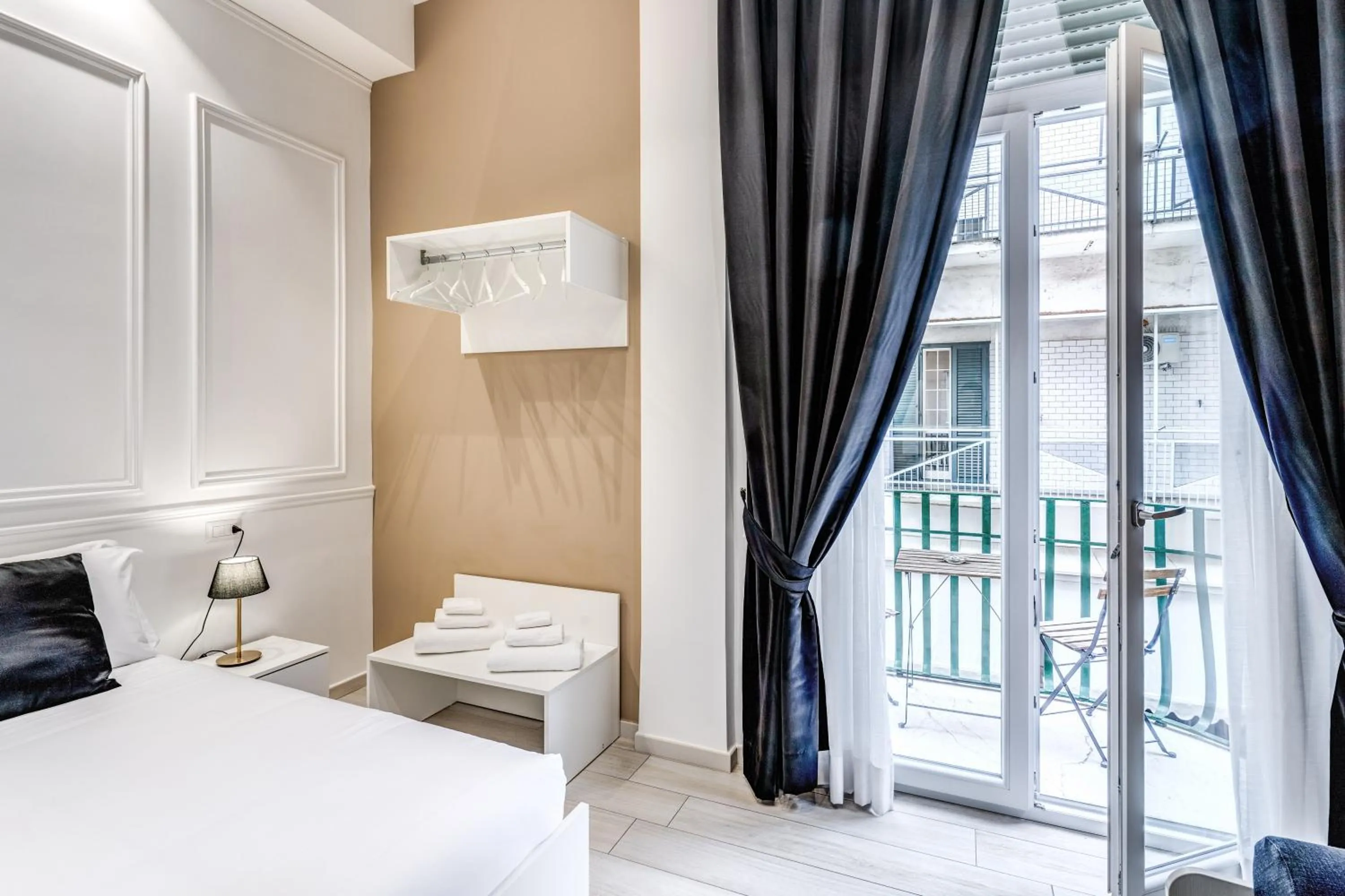 Bedroom, Bed in RAGGIO DI SOLE - ATAROOMS Collection