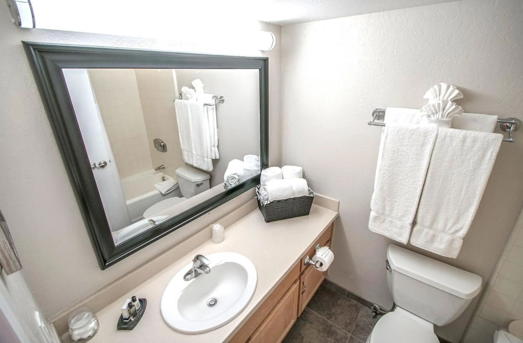 Bathroom in Palm Springs Tennis Club