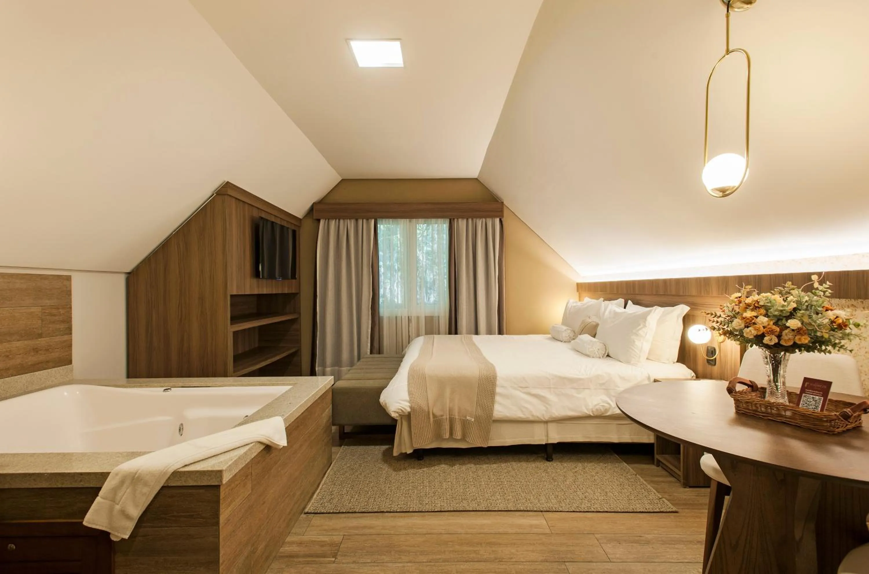 Bedroom, Bed in Hotel Fioreze Primo - 800m da Rua Coberta