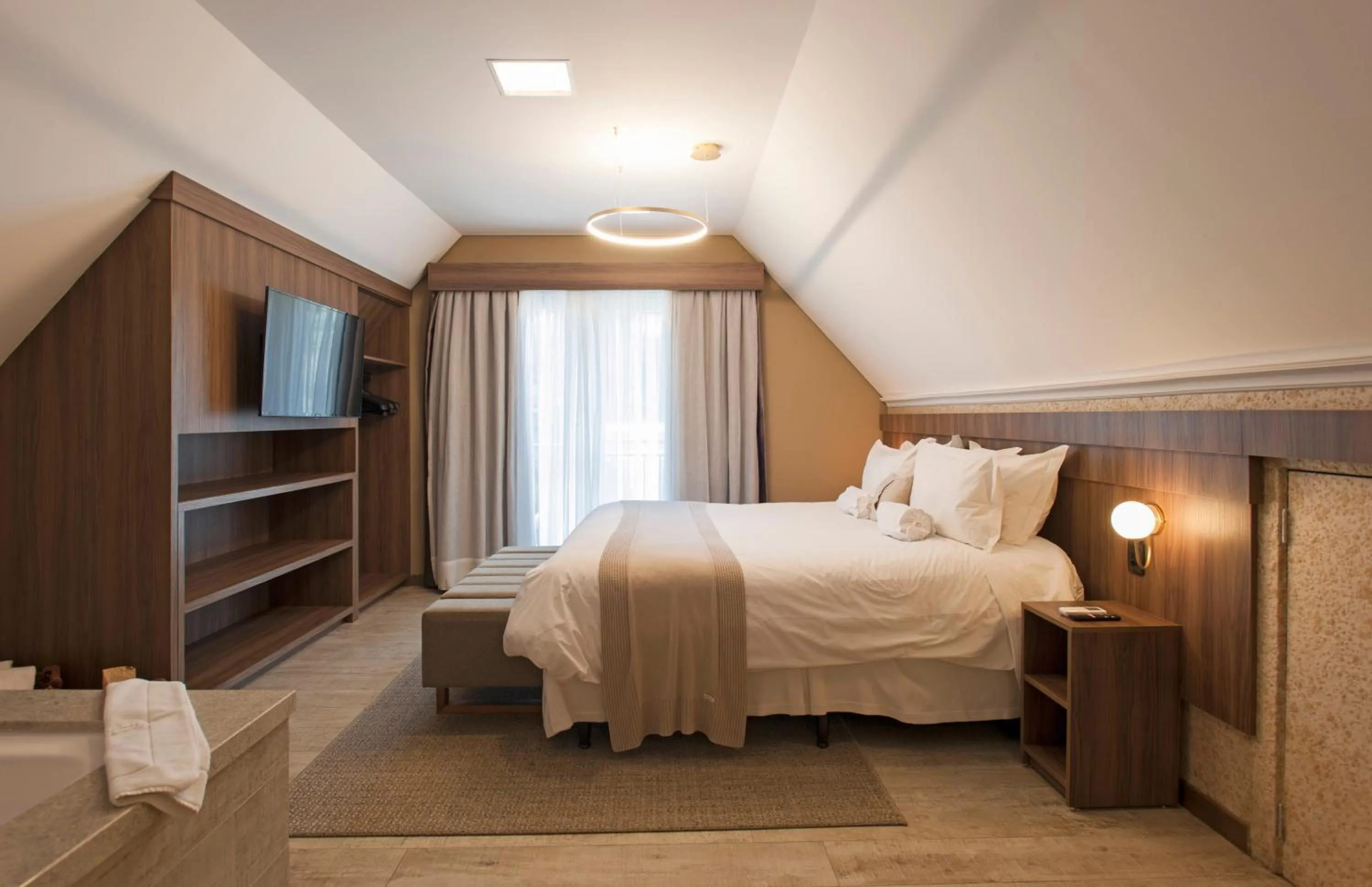 Bedroom, Bed in Hotel Fioreze Primo - 800m da Rua Coberta