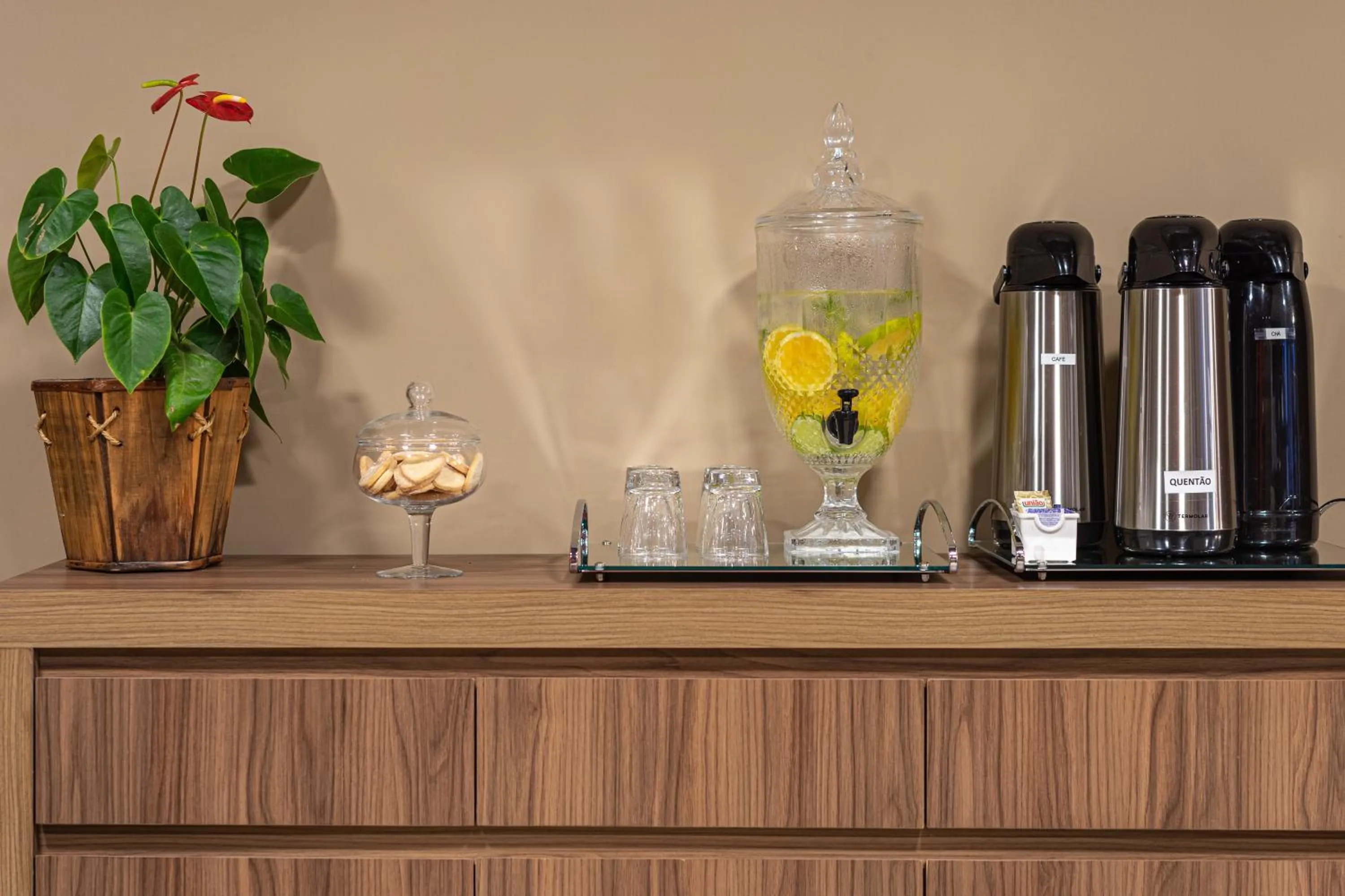 Coffee/tea facilities in Hotel Fioreze Primo - 800m da Rua Coberta