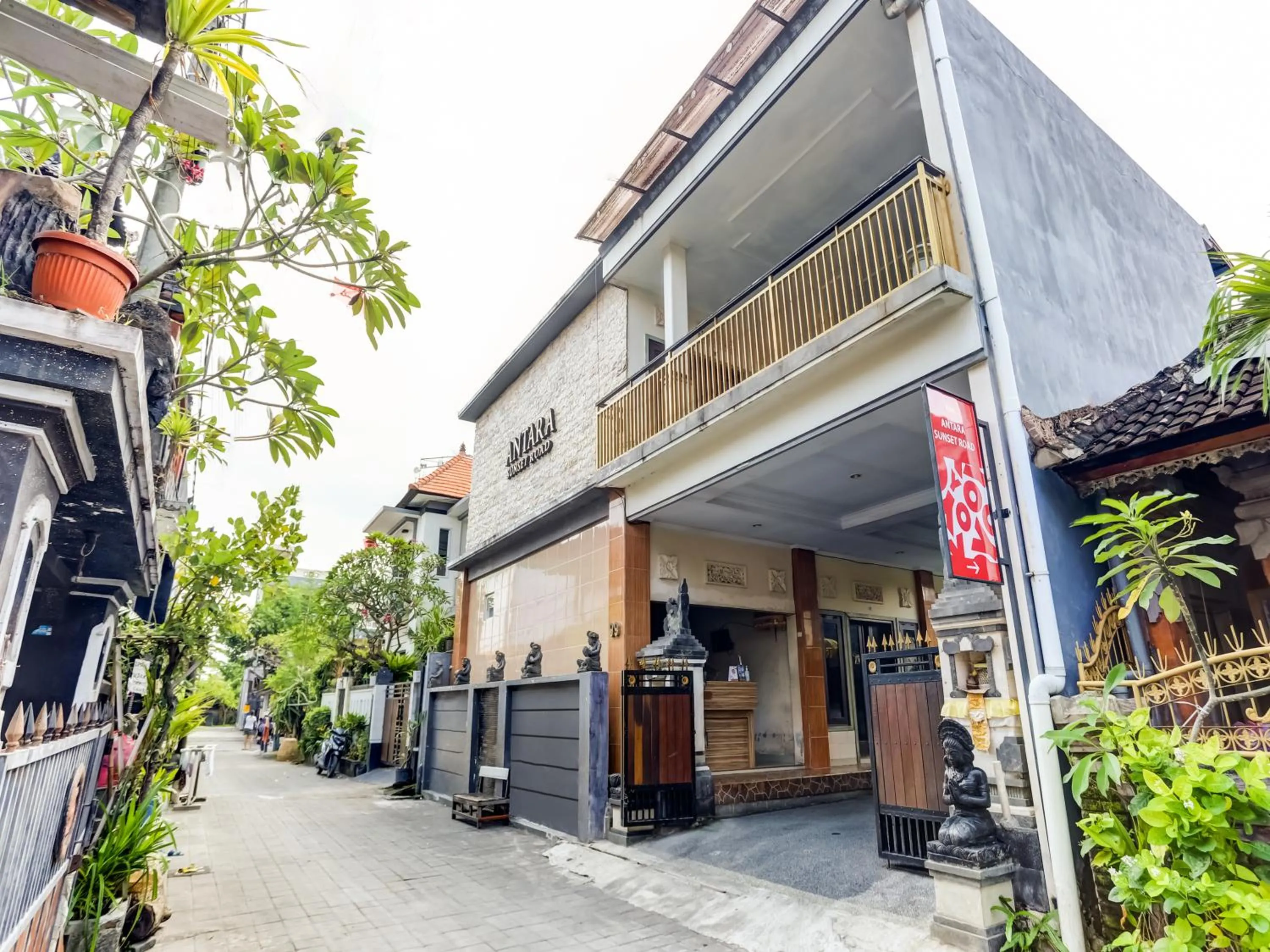 Facade/entrance in Antara Sunset Road