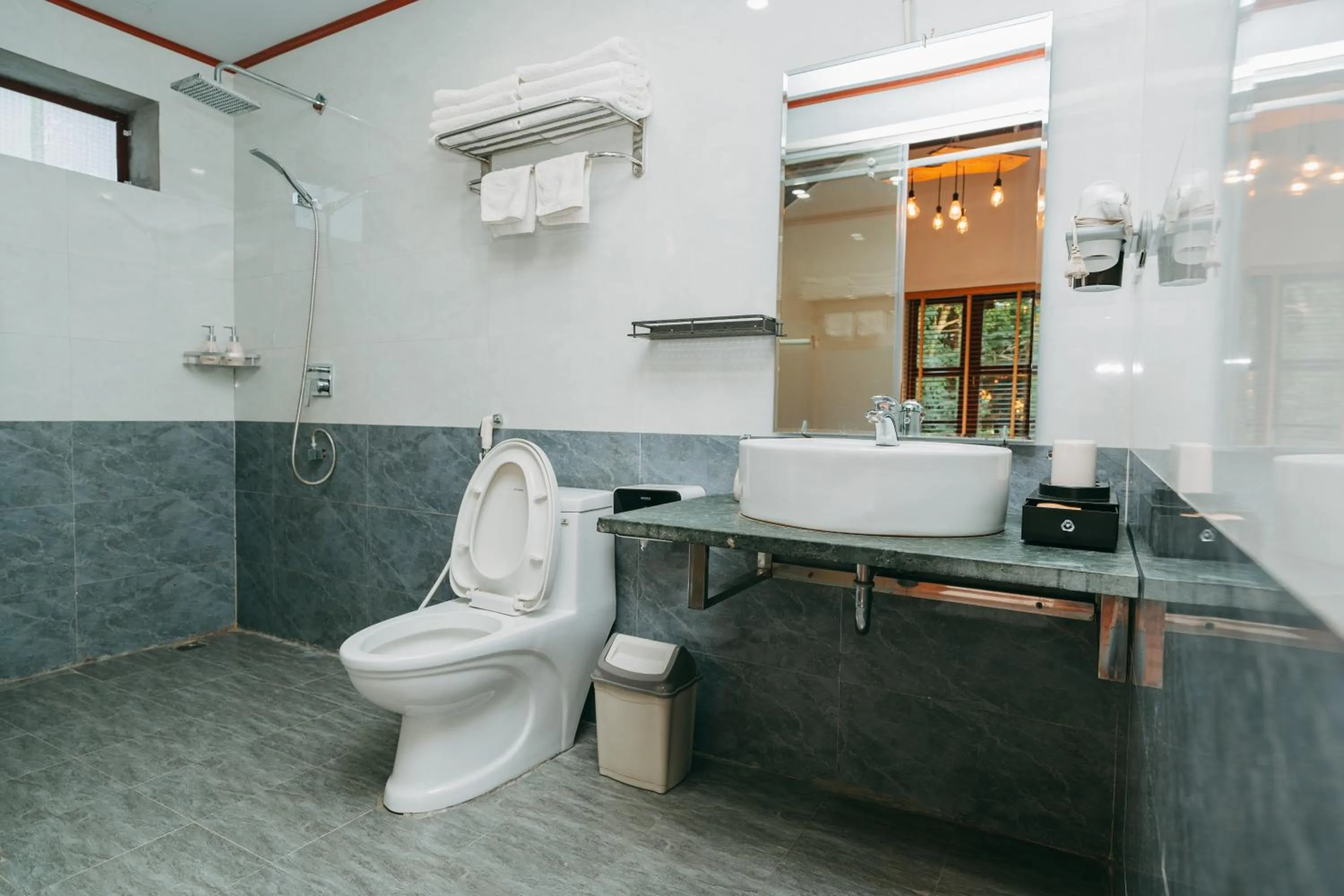 Bathroom in Tam Coc Lavender Homestay -Authentic Ninh Binh Experiences