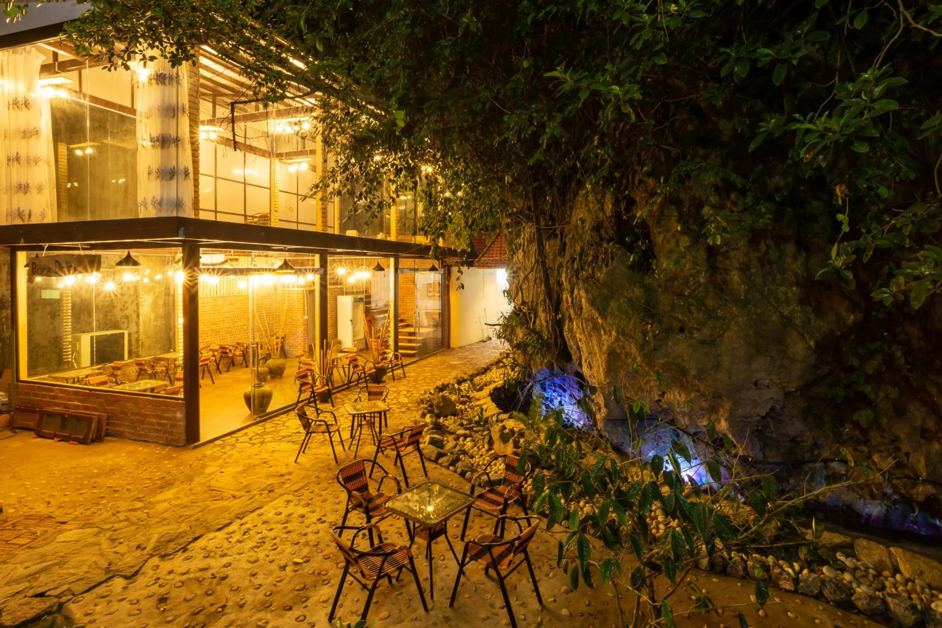 Patio in Tam Coc Lavender Homestay -Authentic Ninh Binh Experiences